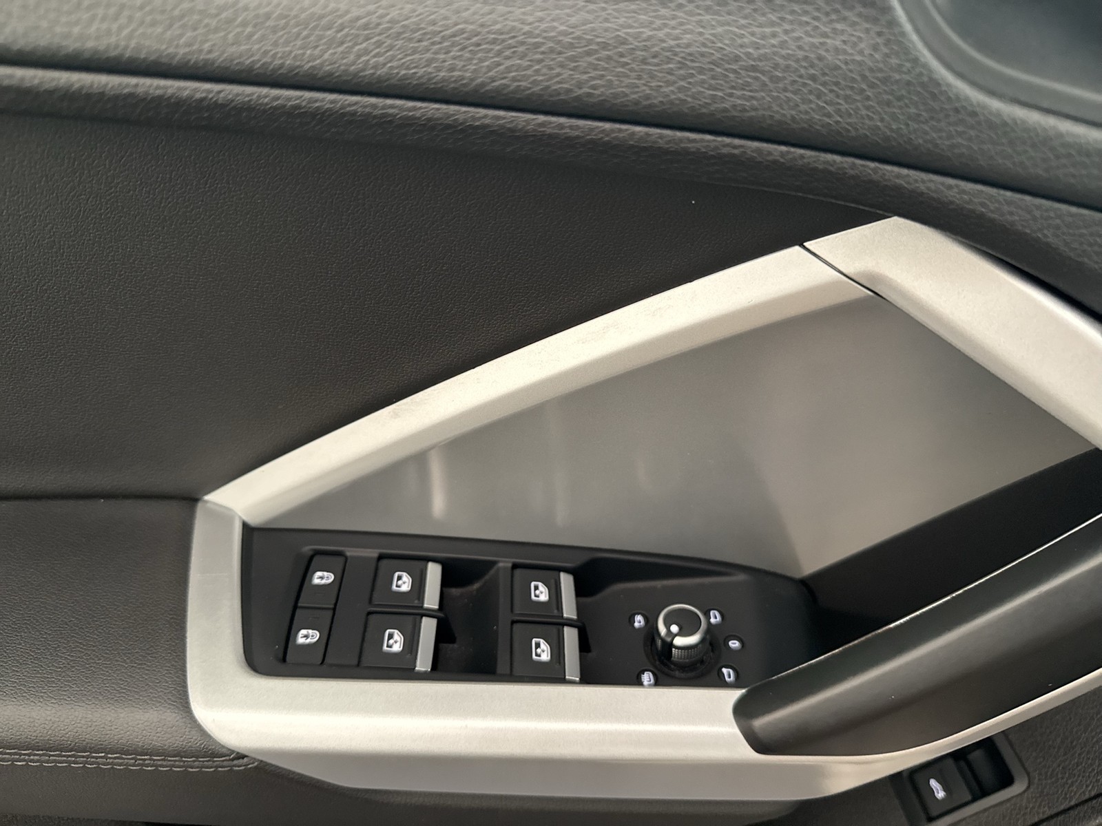 Audi Q3 40 quattro S LINE BLACKPAK LM19 EKLAPPE NAVI+