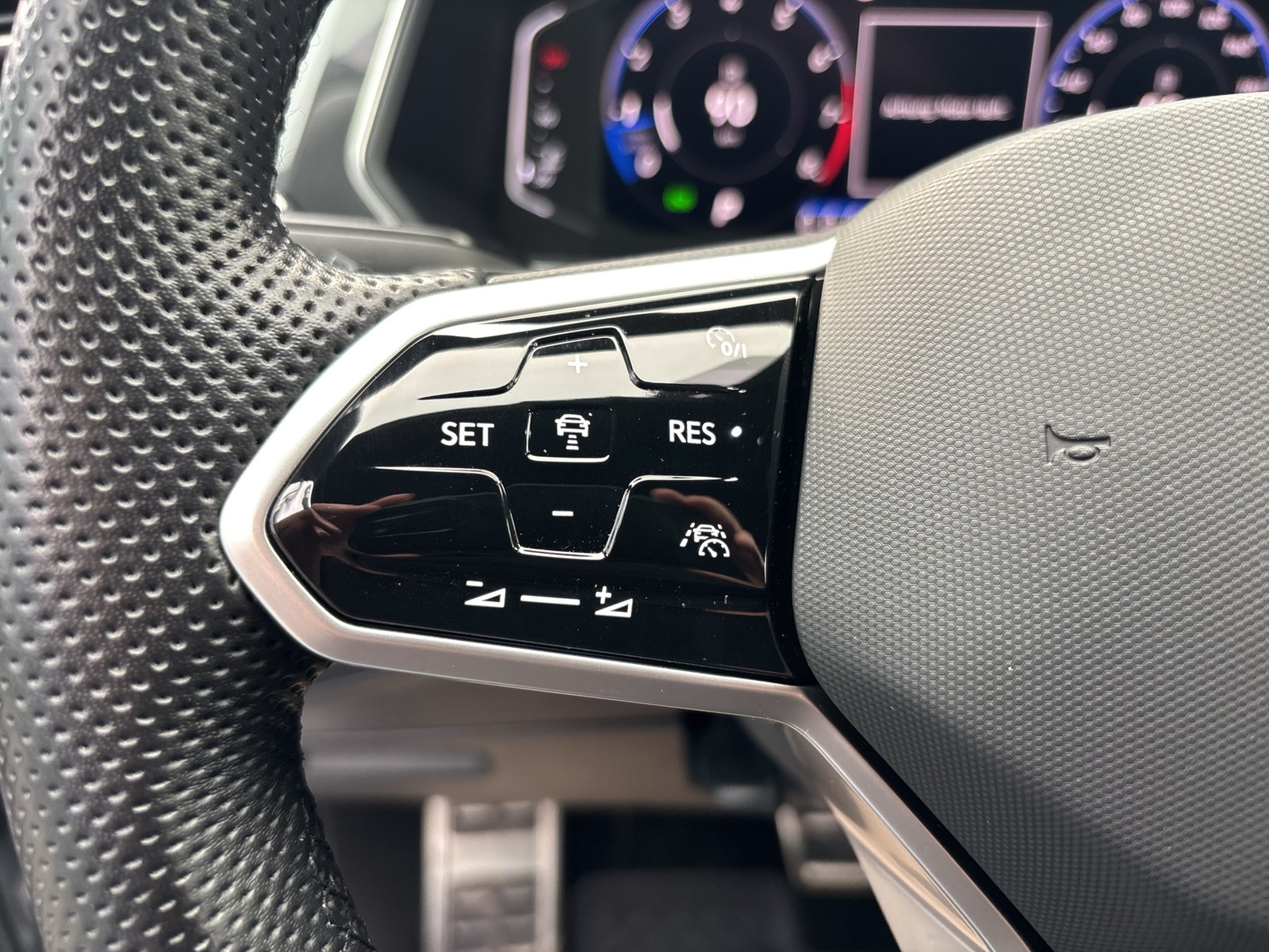 Volkswagen Tiguan Allspace 2.0 R-LINE 4X4 360°CAM ACC LM19