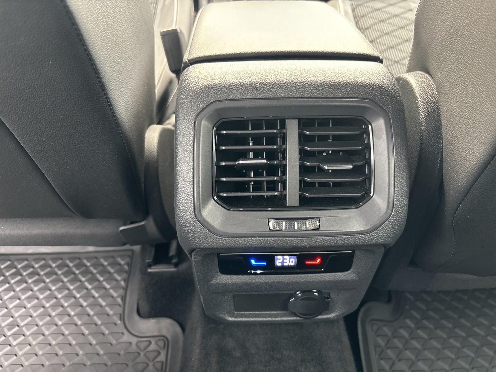 Volkswagen Tiguan Allspace 2.0 R-LINE 4X4 360°CAM ACC LM19