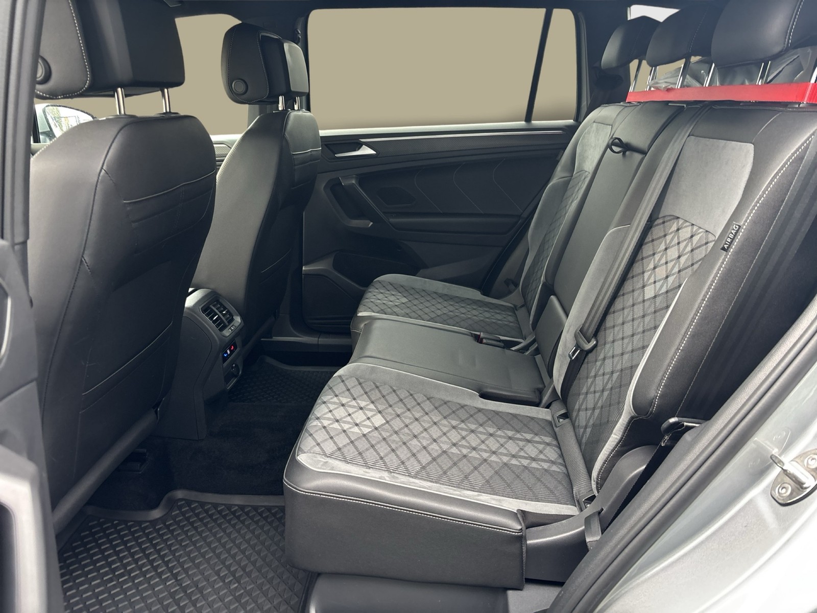 Volkswagen Tiguan Allspace 2.0 R-LINE 4X4 360°CAM ACC LM19