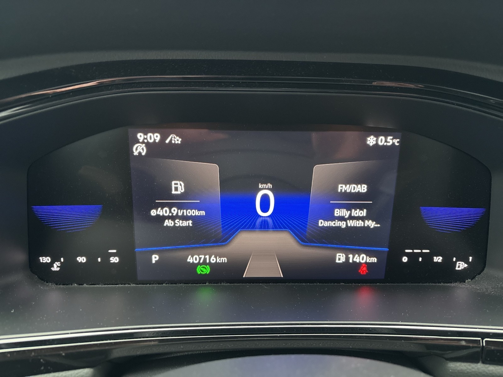 Volkswagen T-Roc 1.5 R-LINE BLACKSTYLE CAM ACC LM18 CARPLAY