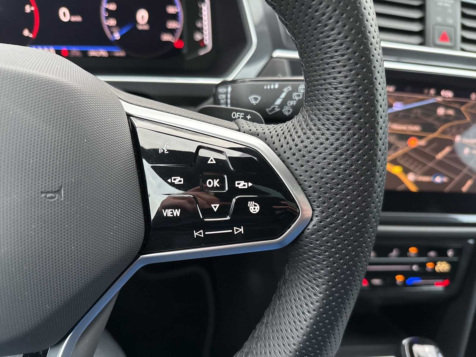 Volkswagen Tiguan Allspace 2.0 R-LINE BLACK STYLE PANO LM20