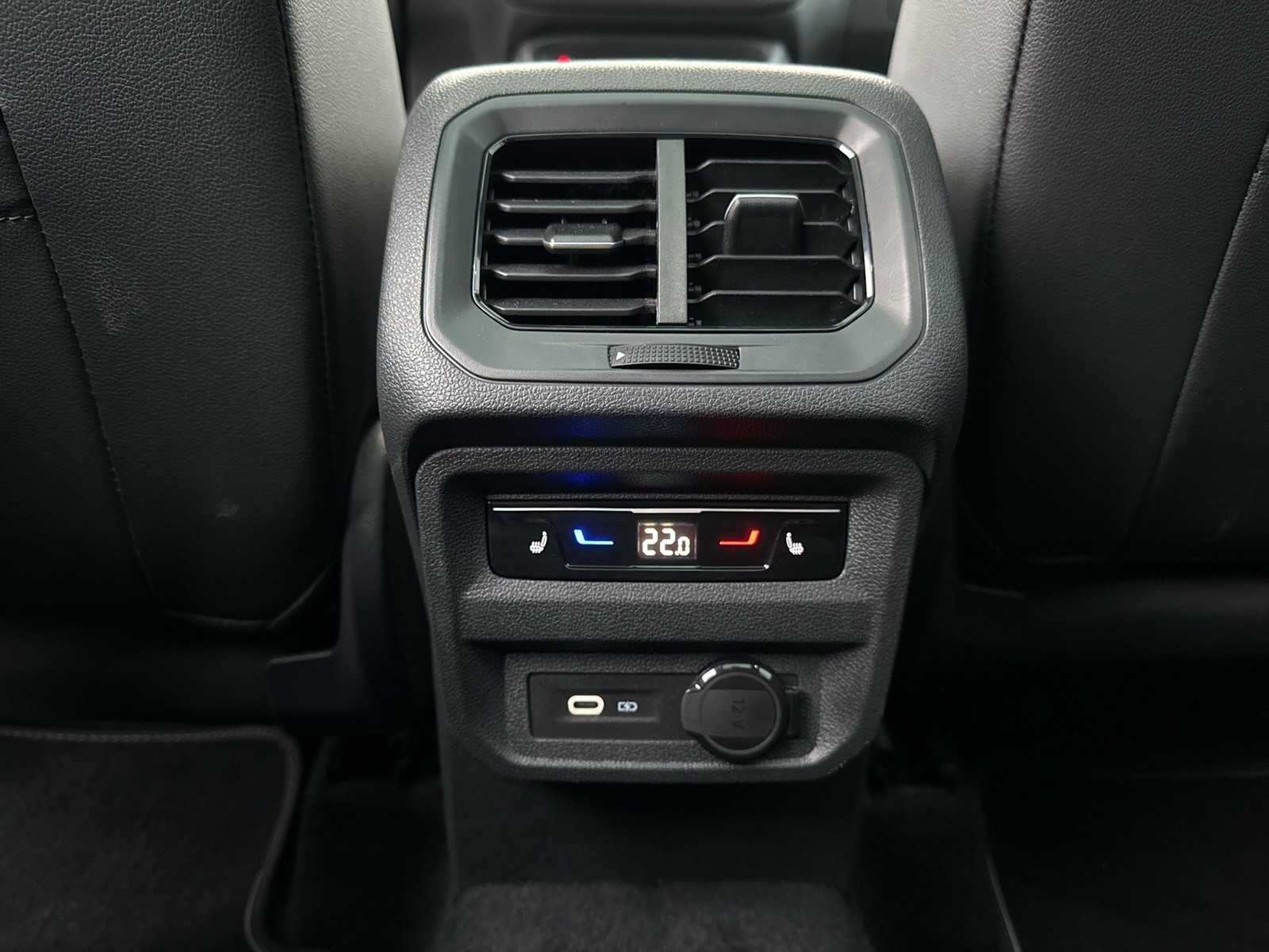 Volkswagen Tiguan Allspace 2.0 R-LINE BLACK STYLE PANO LM20