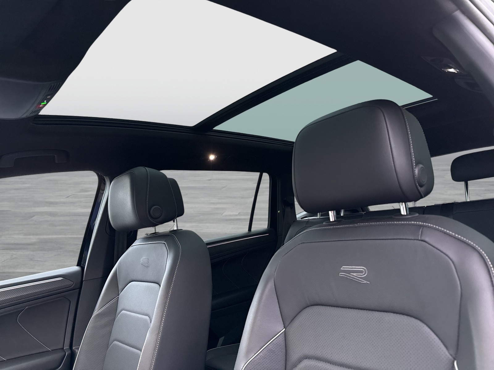 Volkswagen Tiguan Allspace 2.0 R-LINE BLACK STYLE PANO LM20