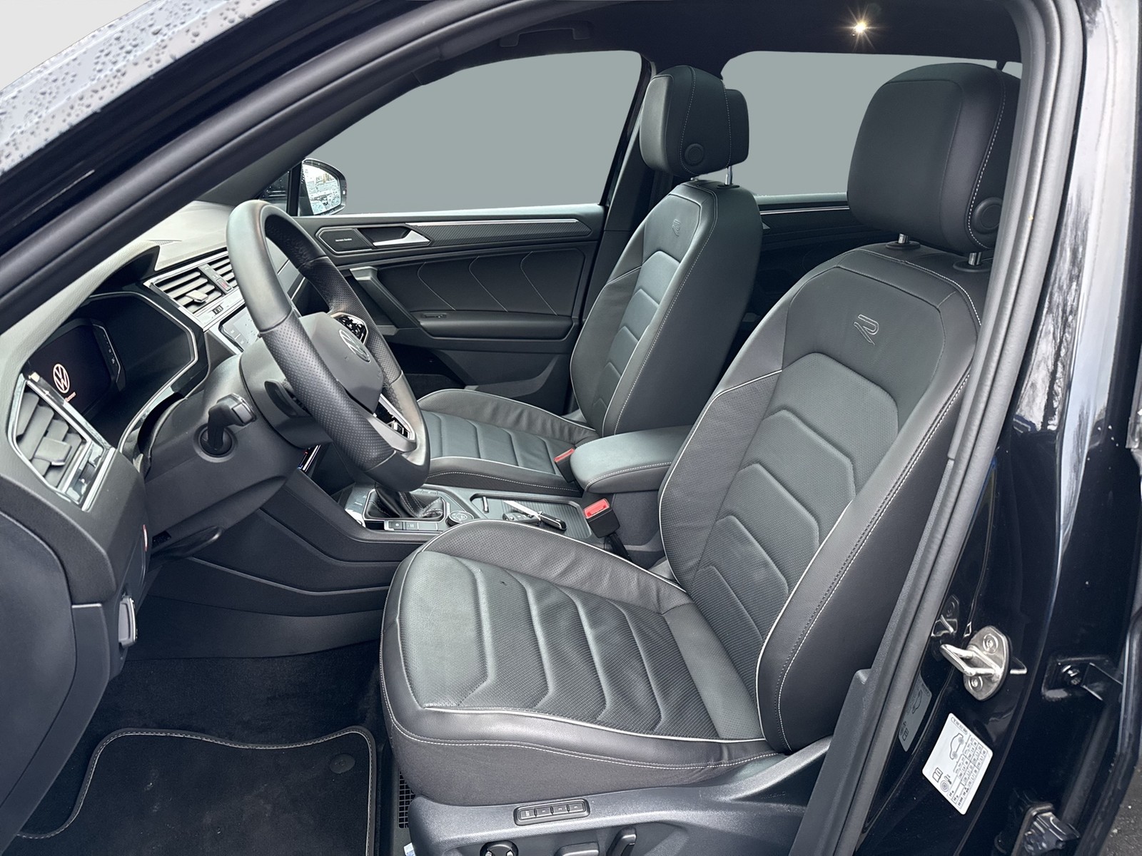 Volkswagen Tiguan Allspace 2.0 R-LINE BLACK STYLE PANO LM20