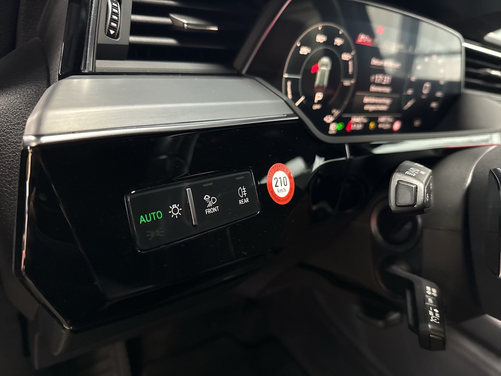 Audi Q8 e-tron 55 Qu. advanced PANO B&O LEDER