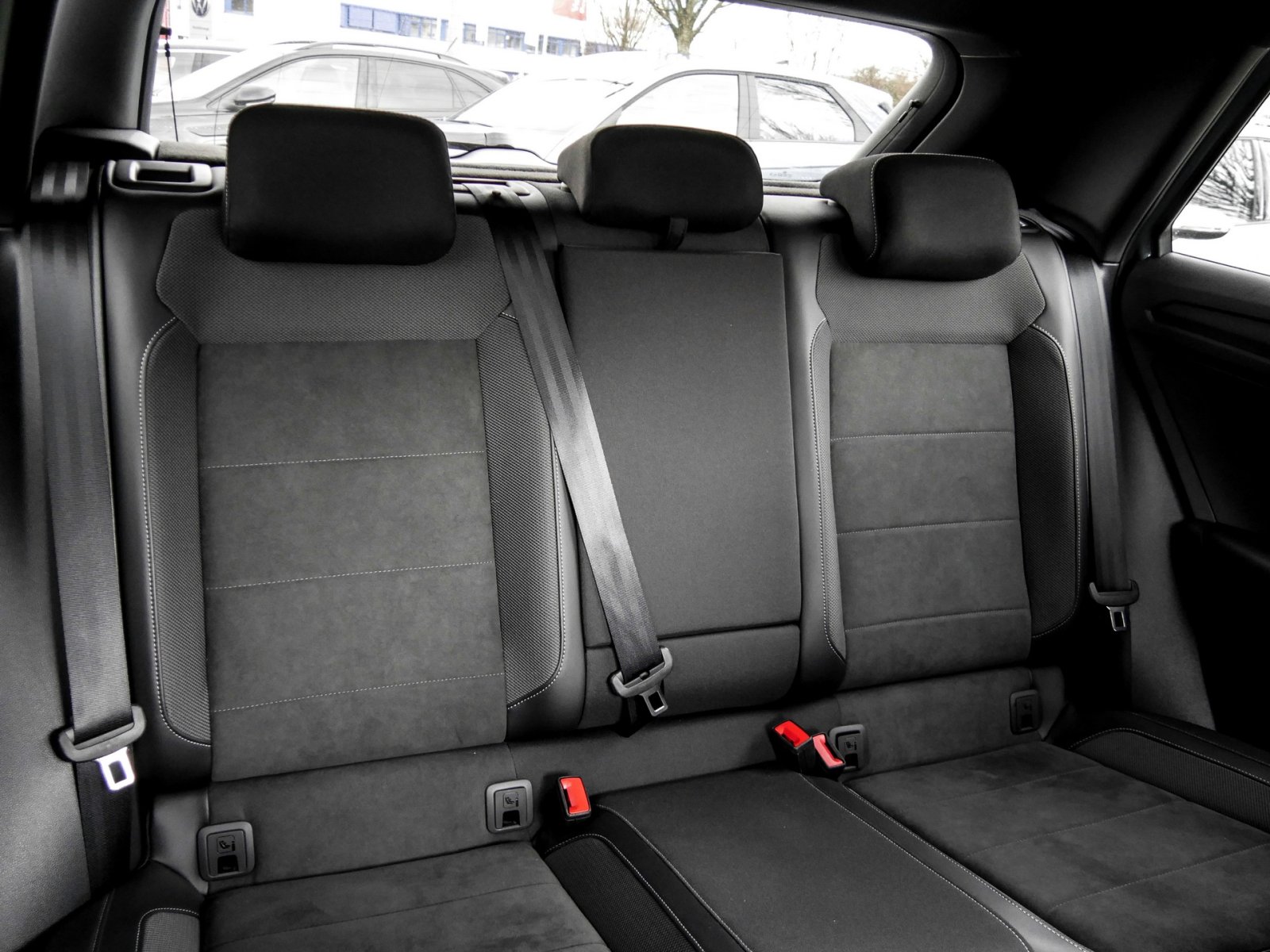 Volkswagen T-Roc 2.0 R-LINE AHK CAM ACC LM17 NAVI SITZHEIZ.