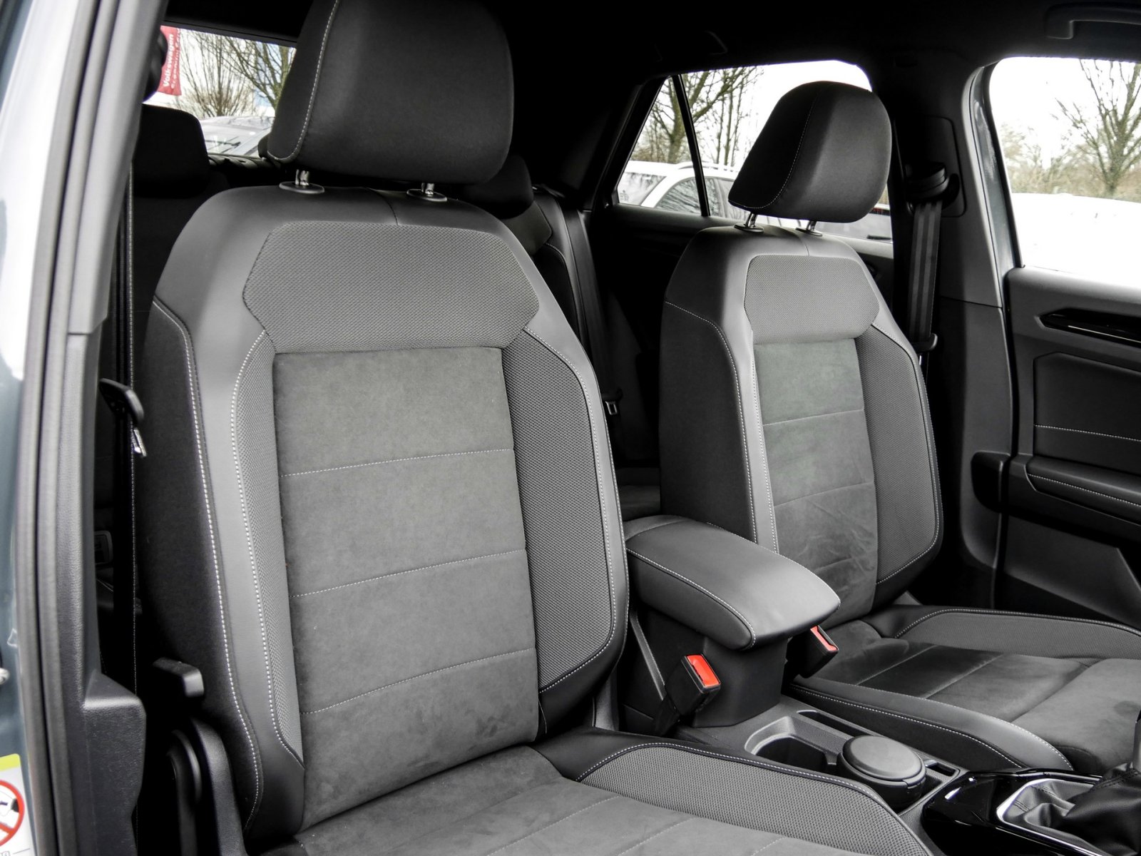 Volkswagen T-Roc 2.0 R-LINE AHK CAM ACC LM17 NAVI SITZHEIZ.