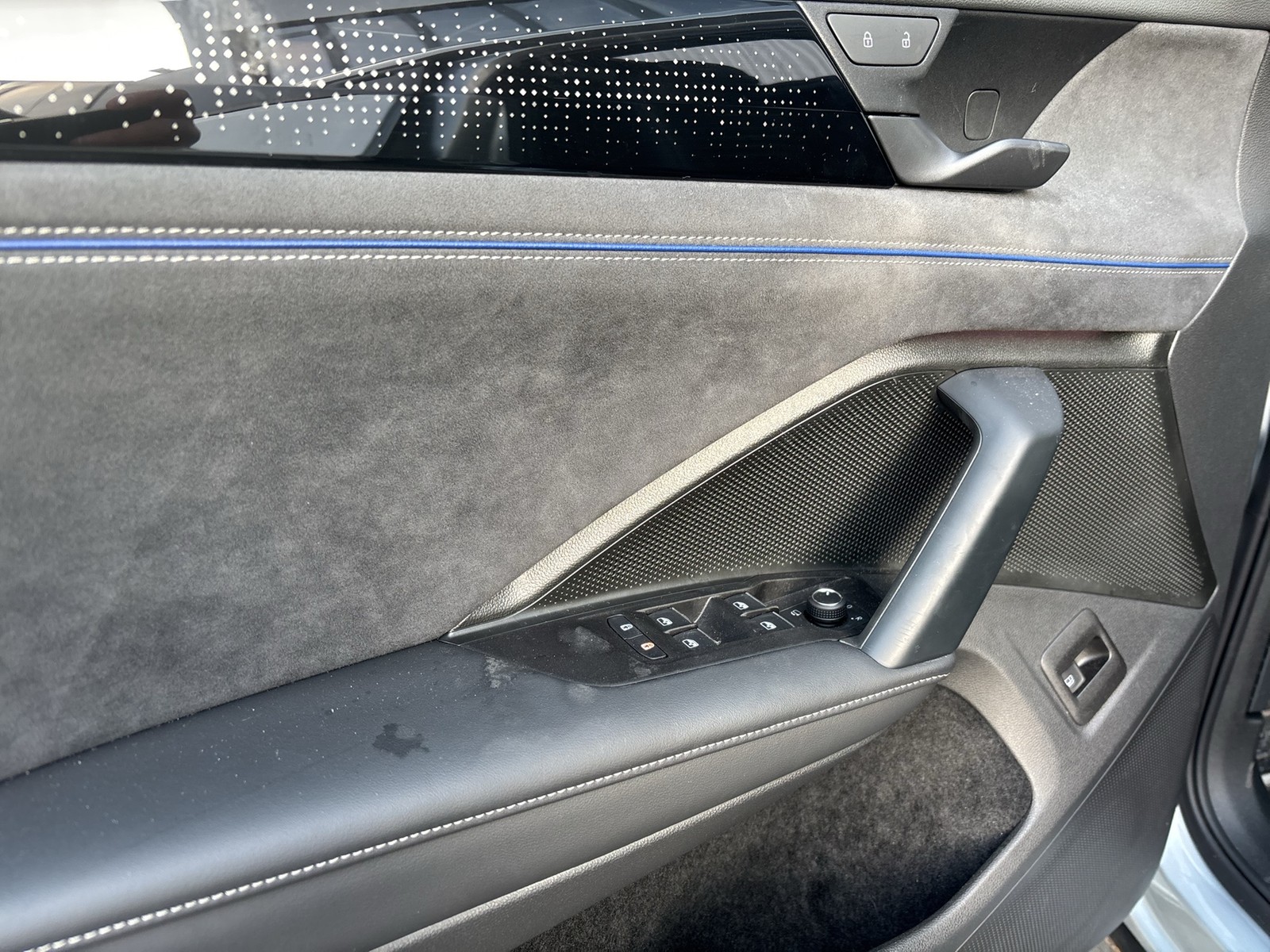 Volkswagen Tayron 1.5 HYBRID R-LINE LEDER PANO AHK 360°CAM