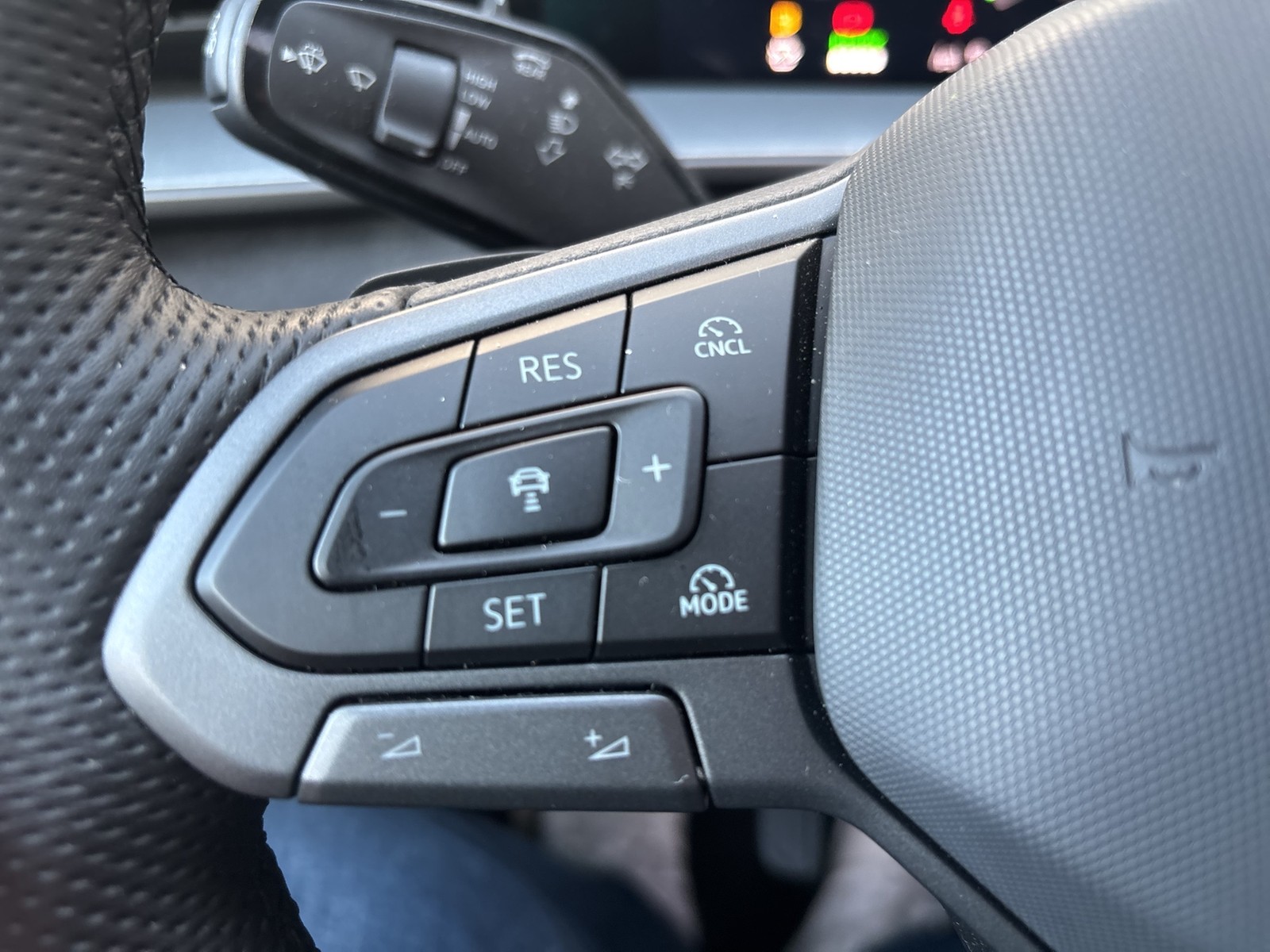 Volkswagen Tayron 1.5 HYBRID R-LINE LEDER PANO AHK 360°CAM