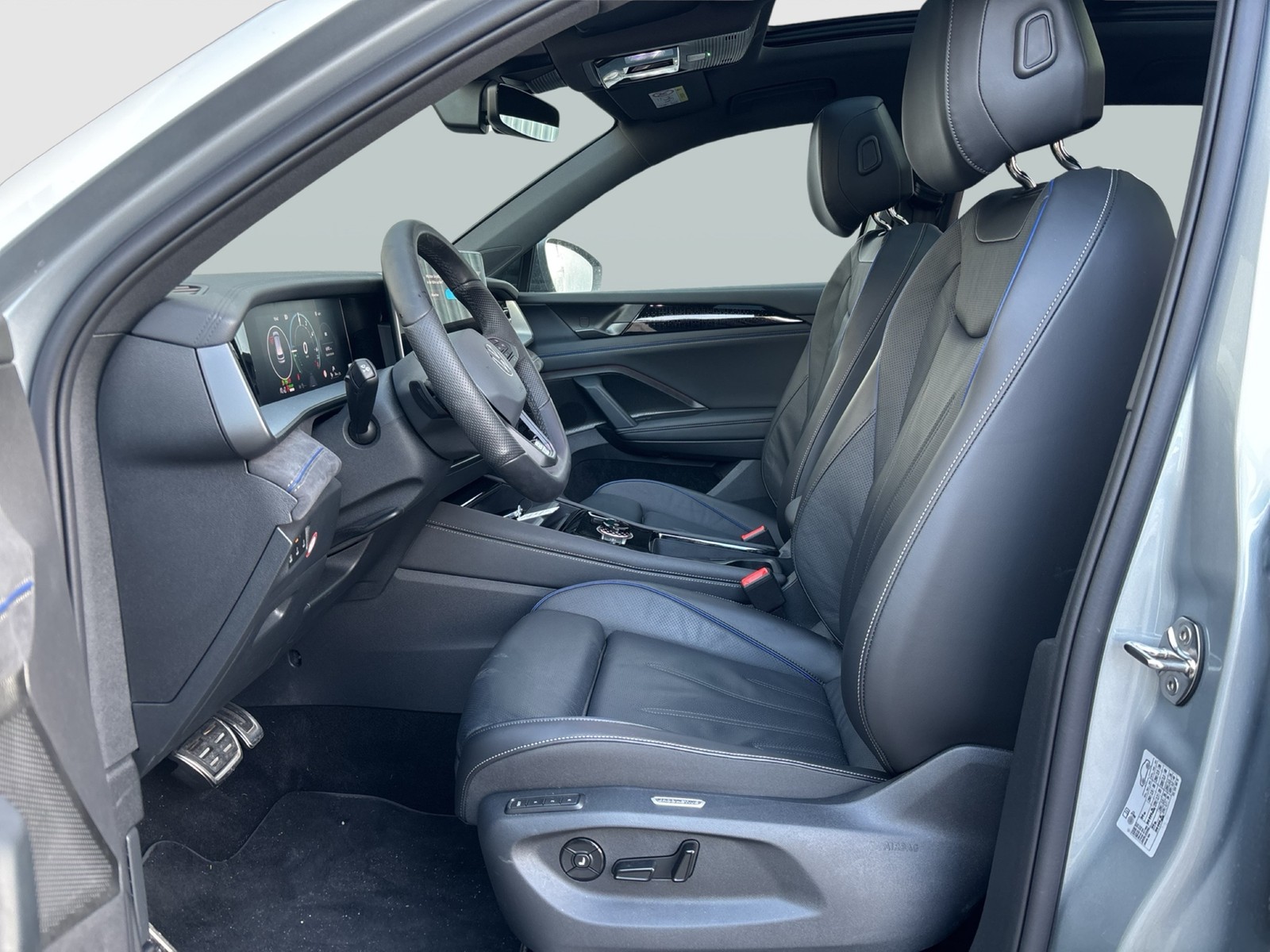 Volkswagen Tayron 1.5 HYBRID R-LINE LEDER PANO AHK 360°CAM