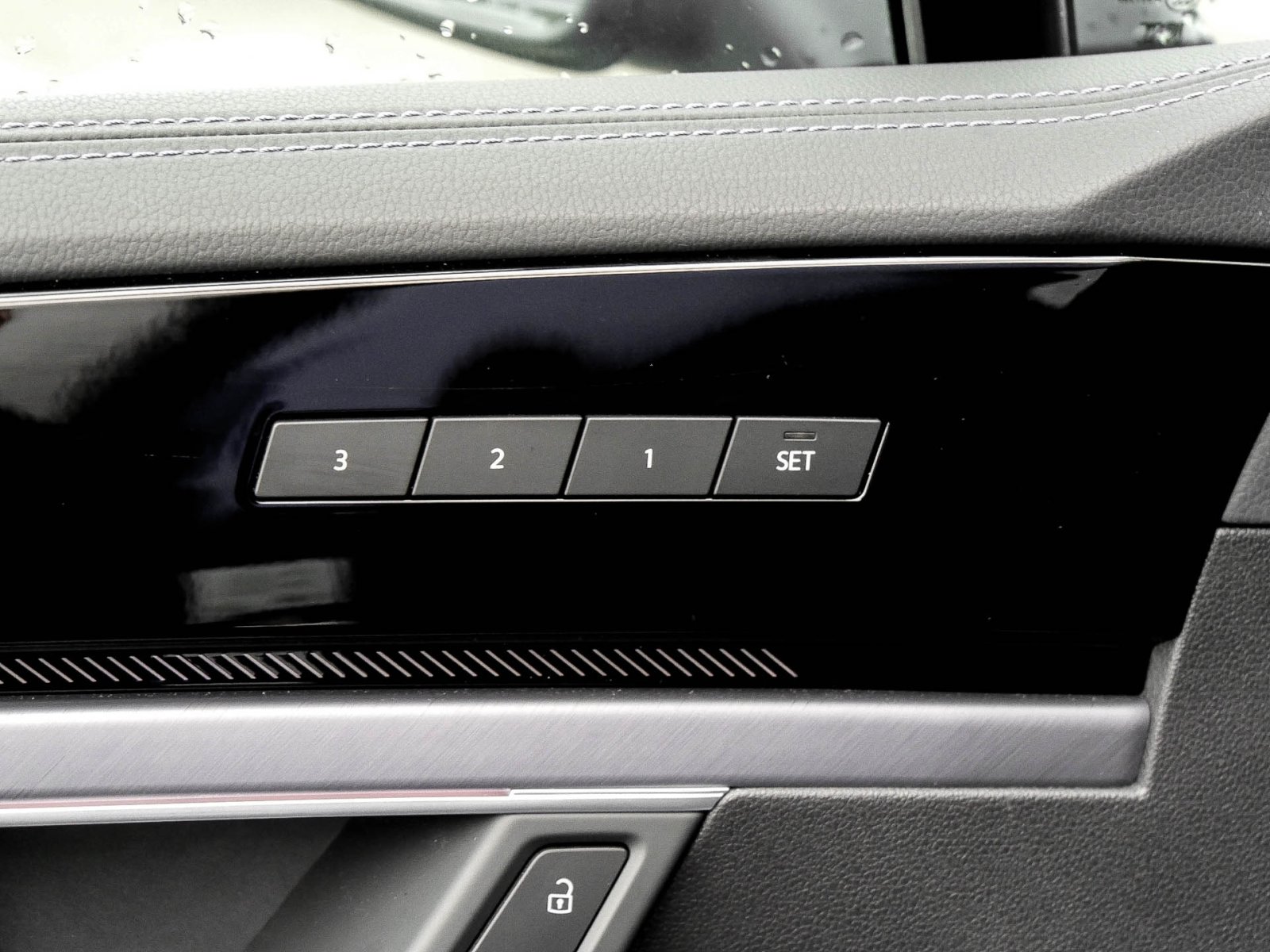 Volkswagen Touareg HYBRID R NEUESMODELL PANO AHK CAM ACC LM22 E-KLAPPE