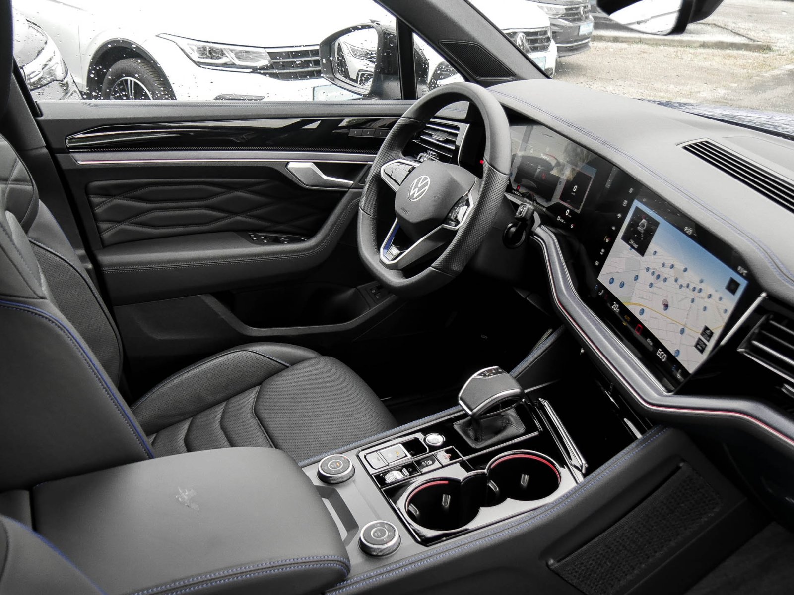 Volkswagen Touareg HYBRID R NEUESMODELL PANO AHK CAM ACC LM22 E-KLAPPE