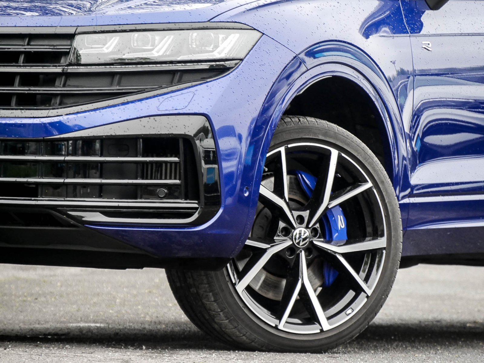 Volkswagen Touareg HYBRID R NEUESMODELL PANO AHK CAM ACC LM22 E-KLAPPE