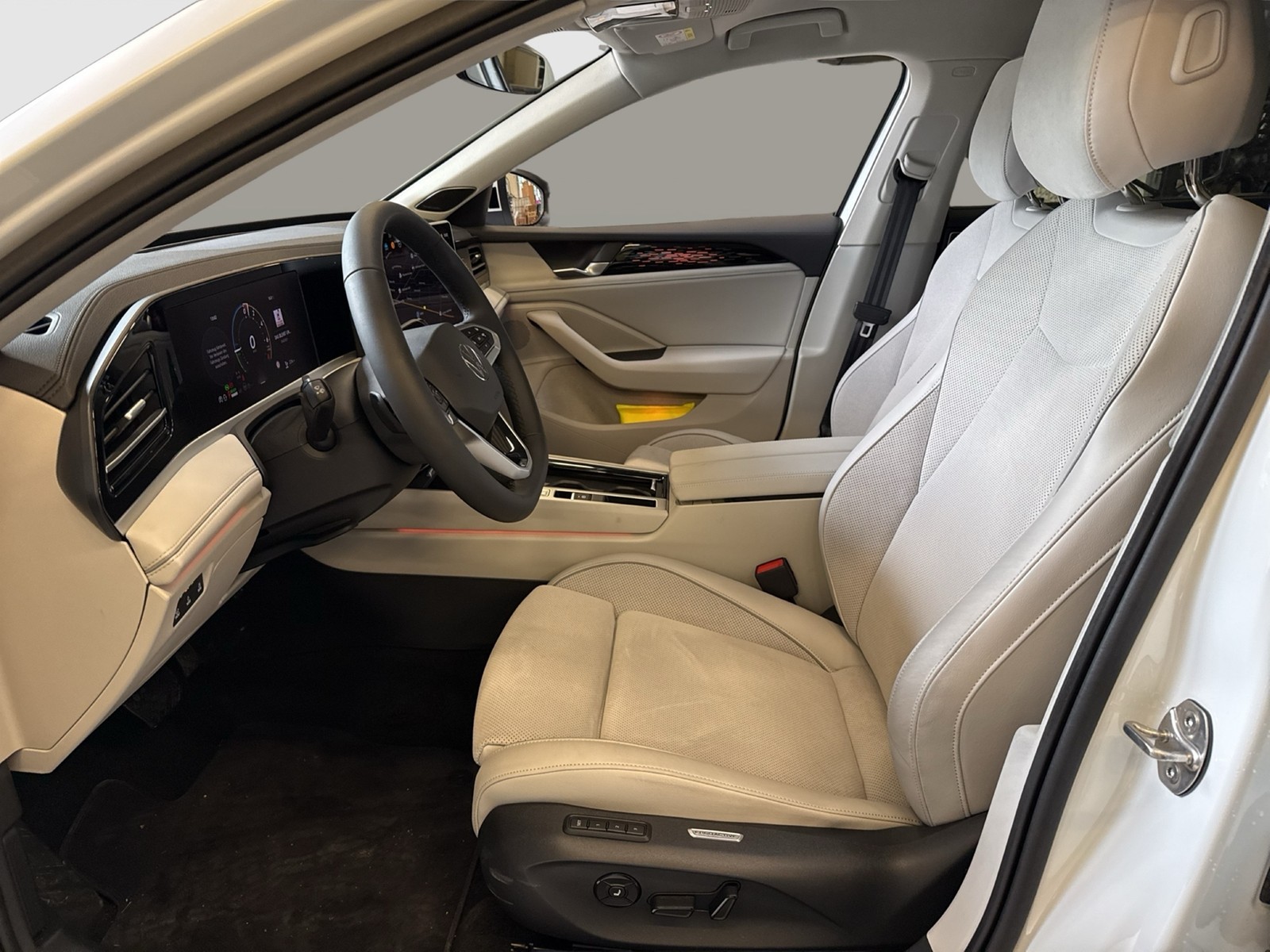 Volkswagen Passat Variant 1.5 HYBRID ELEGANCE AHK 360°CAM