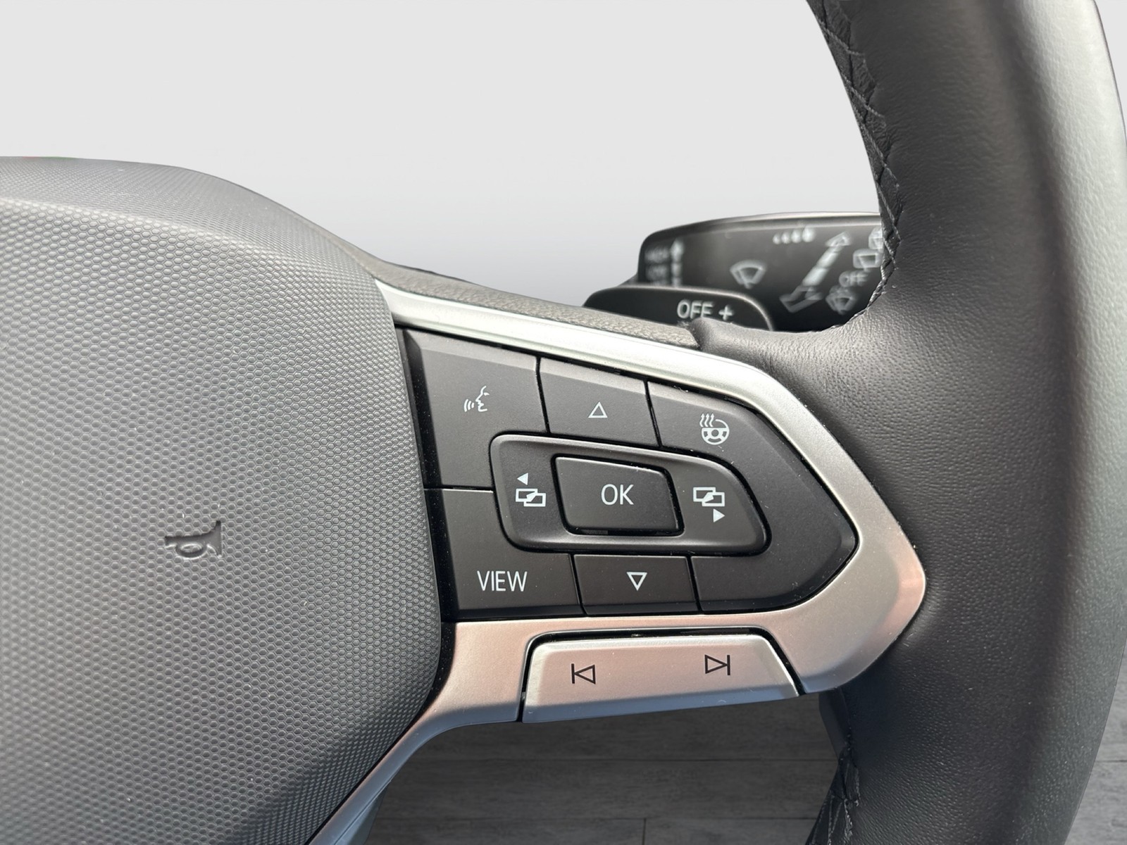 Volkswagen Golf VIII 1.5 eTSI GOAL FACELIFT ACC CARPLAY ALU