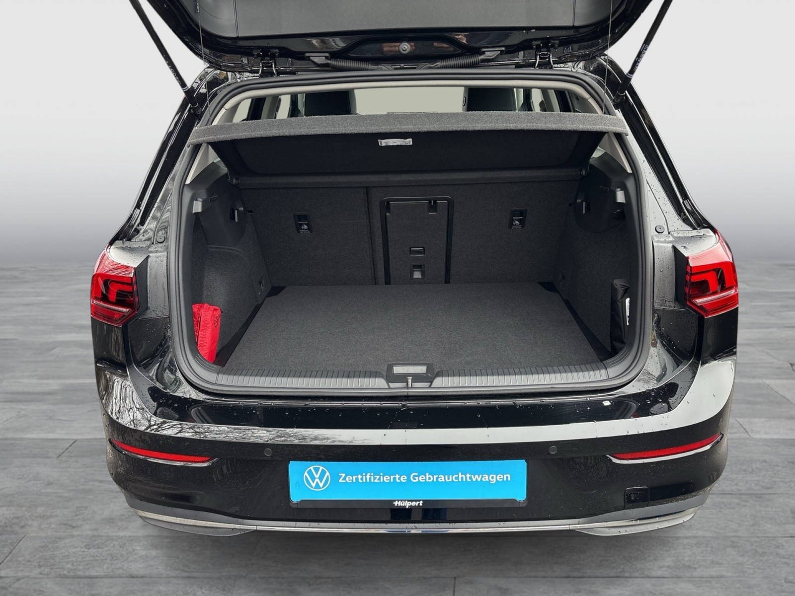 Volkswagen Golf VIII 1.5 eTSI GOAL FACELIFT ACC CARPLAY ALU