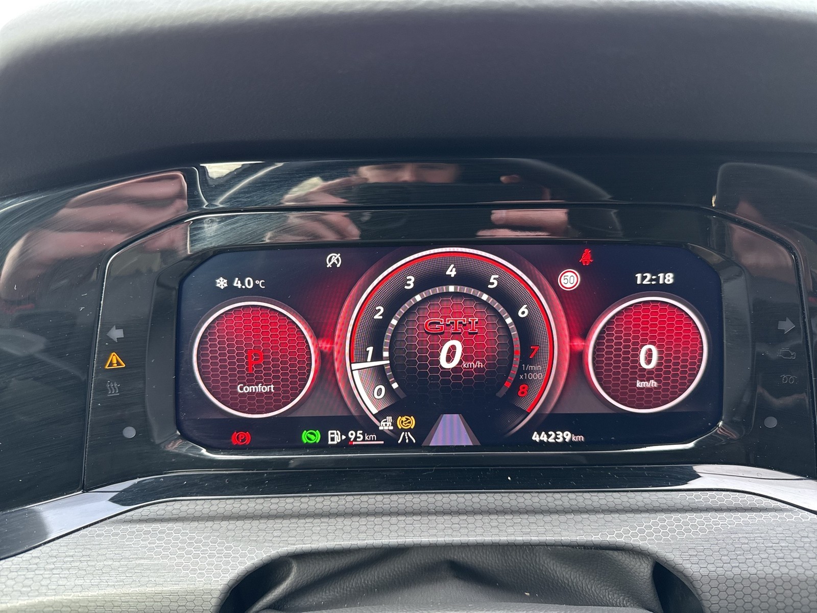 Volkswagen Golf GTI BLACK STYLE H.KARDON ALU19 MATRIX