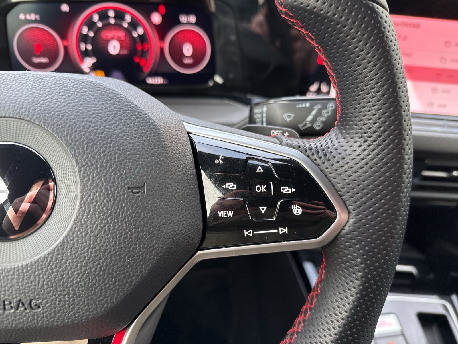 Volkswagen Golf GTI BLACK STYLE H.KARDON ALU19 MATRIX