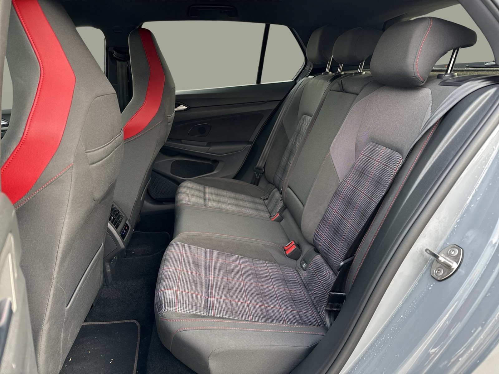 Volkswagen Golf GTI BLACK STYLE H.KARDON ALU19 MATRIX