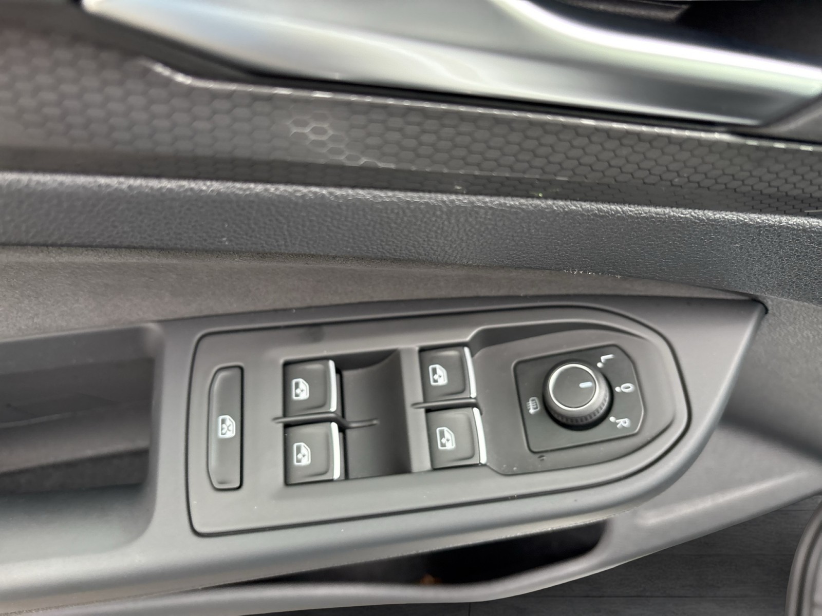 Volkswagen Golf VIII 2.0 GTI PANO ACC LM18 NAVI LED+ SITZHZ