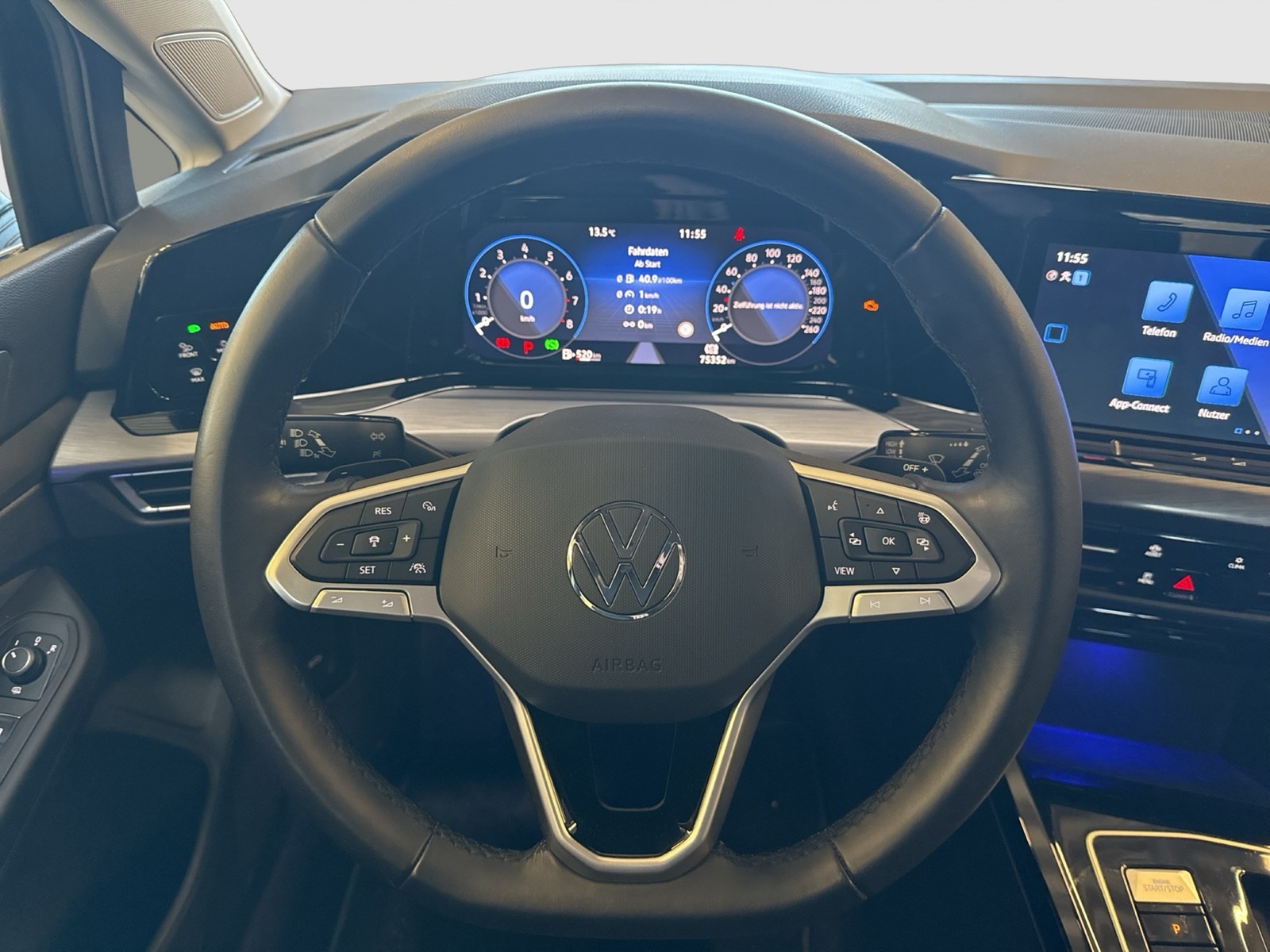 Volkswagen Golf Variant VIII 1.5 eTSI STYLE ACC NAVI LED+