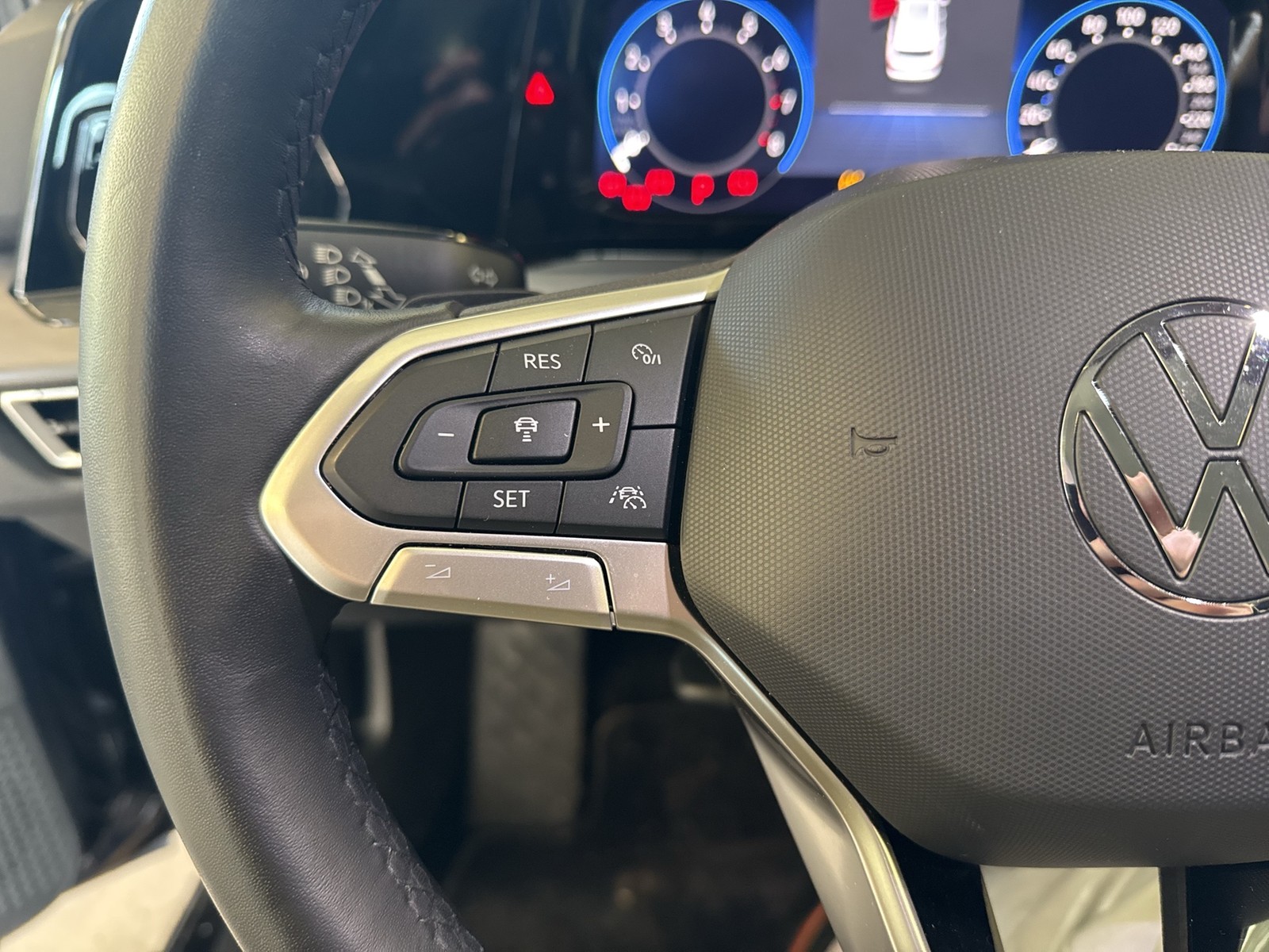 Volkswagen Golf Variant VIII 1.5 eTSI STYLE ACC NAVI LED+