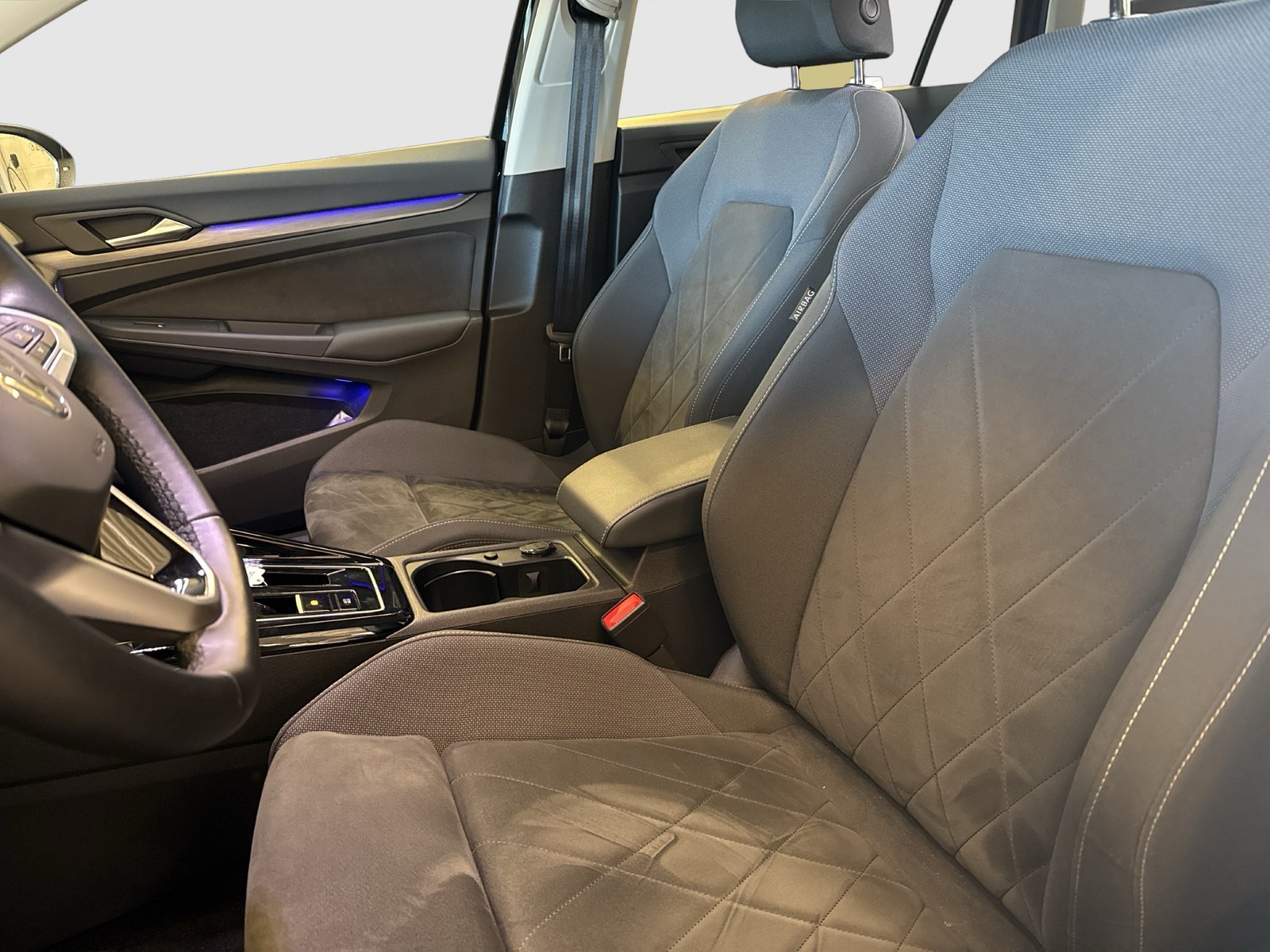 Volkswagen Golf Variant VIII 1.5 eTSI STYLE ACC NAVI LED+