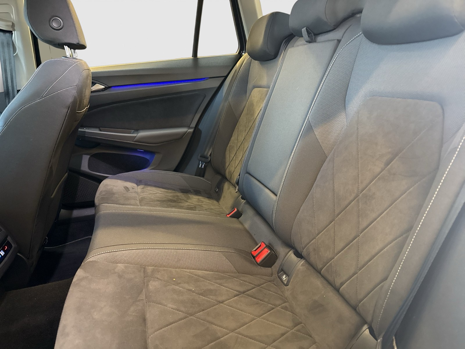 Volkswagen Golf Variant VIII 1.5 eTSI STYLE ACC NAVI LED+