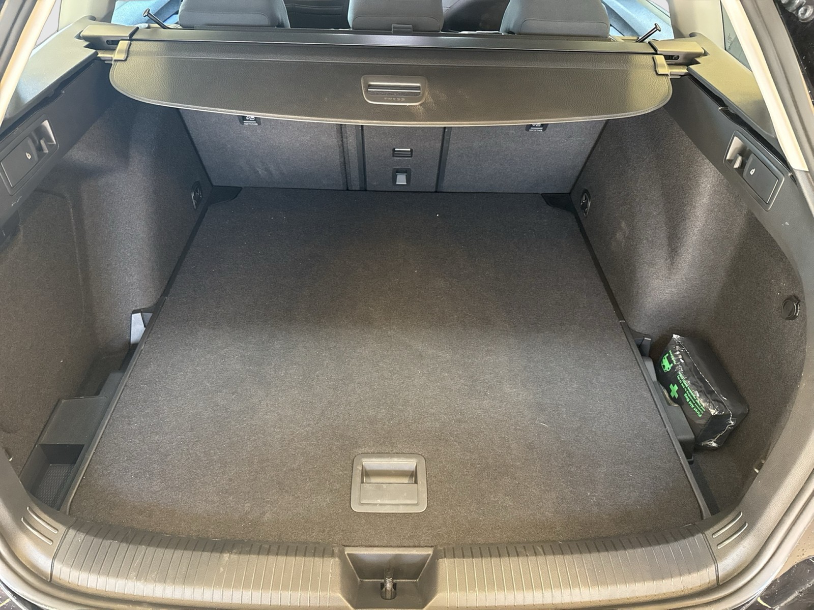 Volkswagen Golf Variant VIII 1.5 eTSI STYLE ACC NAVI LED+