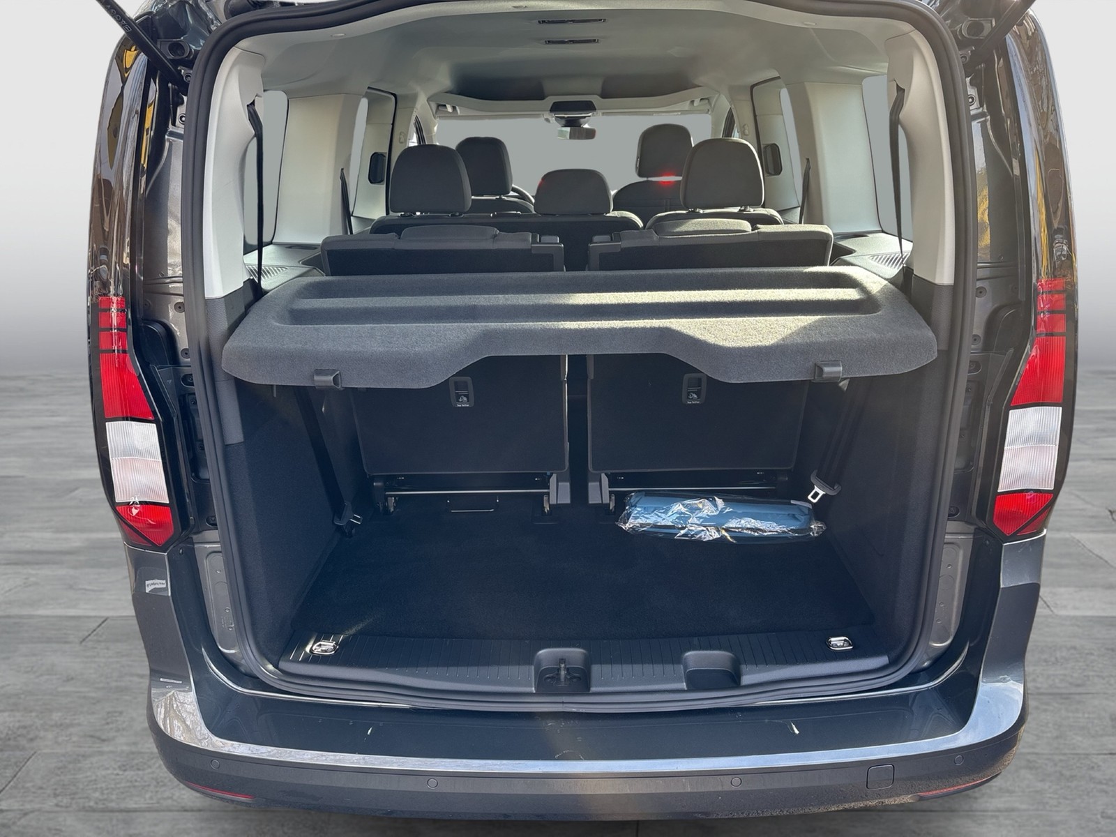 Volkswagen Caddy Maxi 2.0 LIFE 7SITZE AHK NAVI ALU CARPLAY