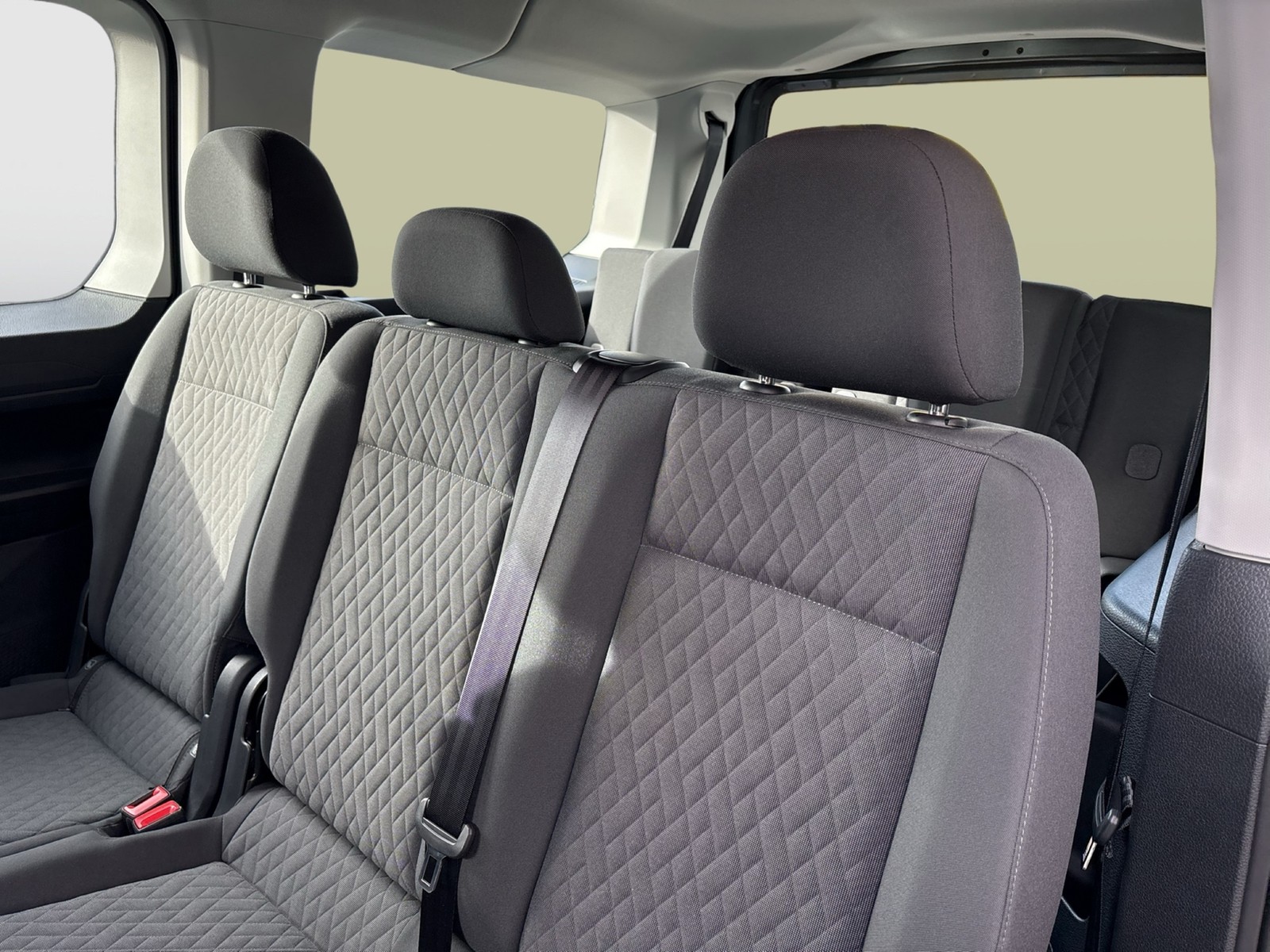 Volkswagen Caddy Maxi 2.0 LIFE 7SITZE AHK NAVI ALU CARPLAY