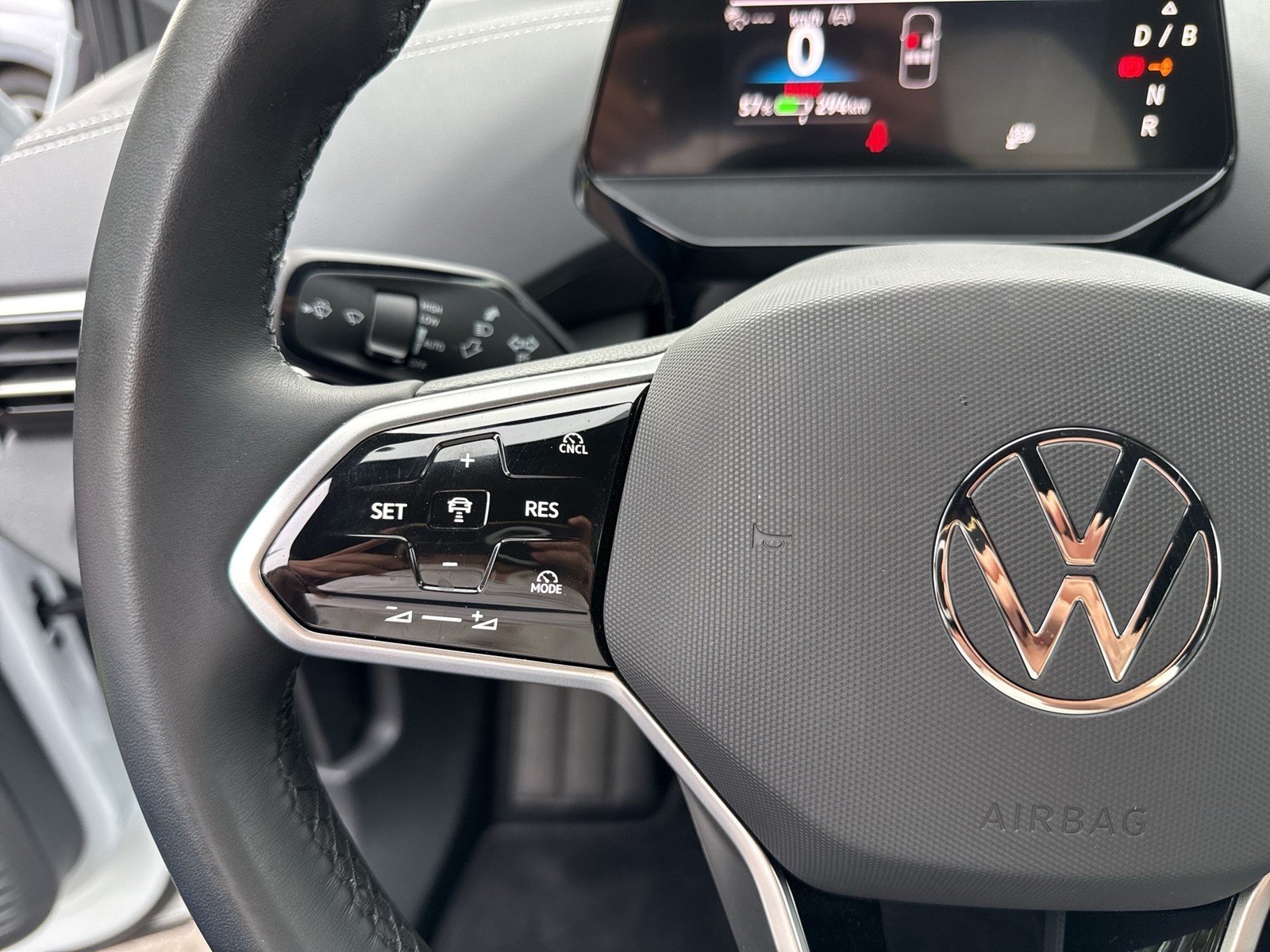 Volkswagen ID.5 Pro WÄRMEPUMPE AHK CAM ACC LM19 MATRIX NAVI