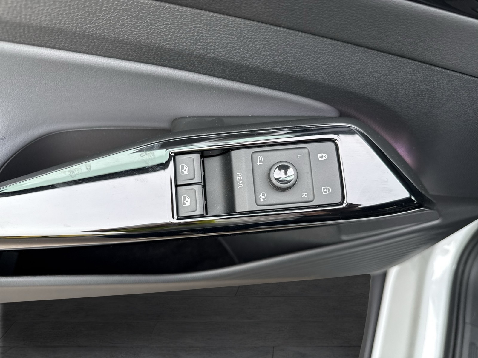 Volkswagen ID.5 Pro WÄRMEPUMPE AHK CAM ACC LM19 MATRIX NAVI