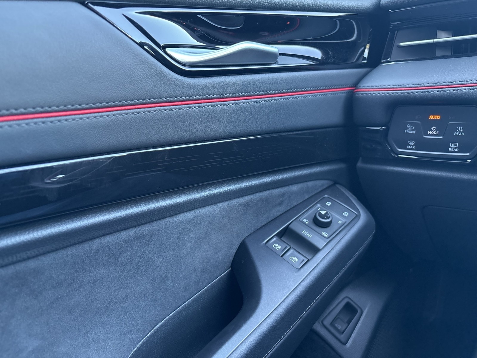 Volkswagen ID.7 GTX 4X4 WÄRMEPUMPE AHK 360°CAM ACC LM20