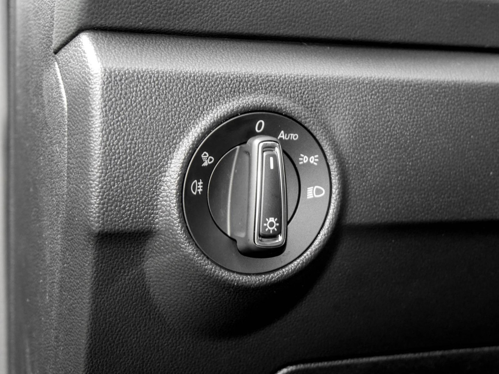 Volkswagen T-Roc Cabrio 1.5 R-LINE DSG BLACKSTYLE LEDER CAM