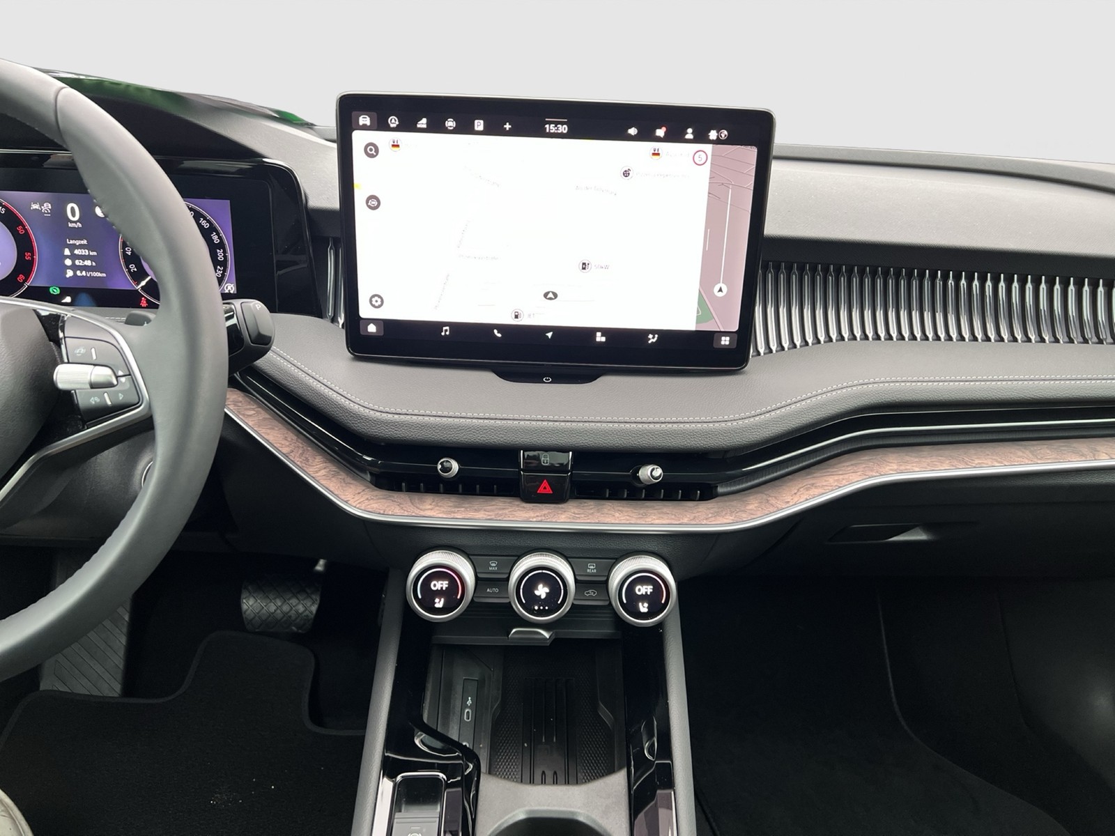 Skoda Superb Combi 2.0 L&K PANO CANTON AHK CAM ACC