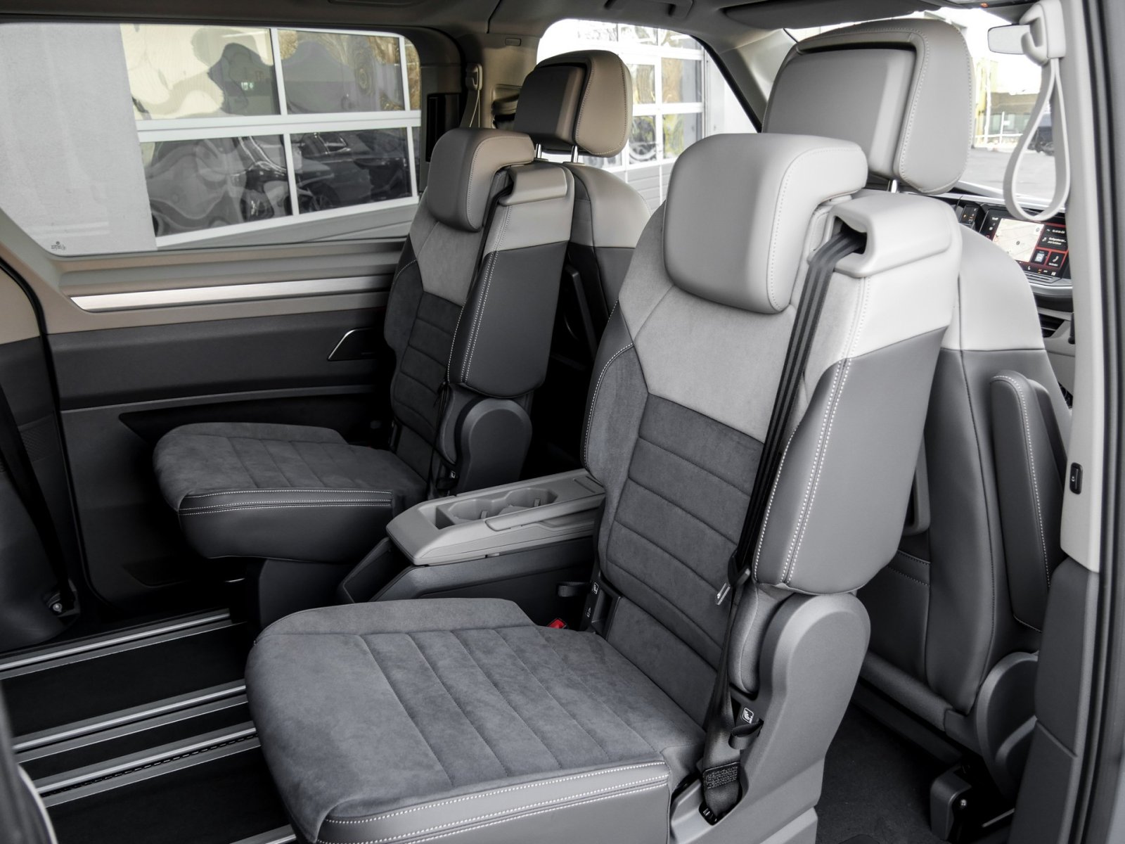 Volkswagen T7 Multivan KR 2,0 l TDI 110KW Edition kurz Klima PDC Navi Kamera