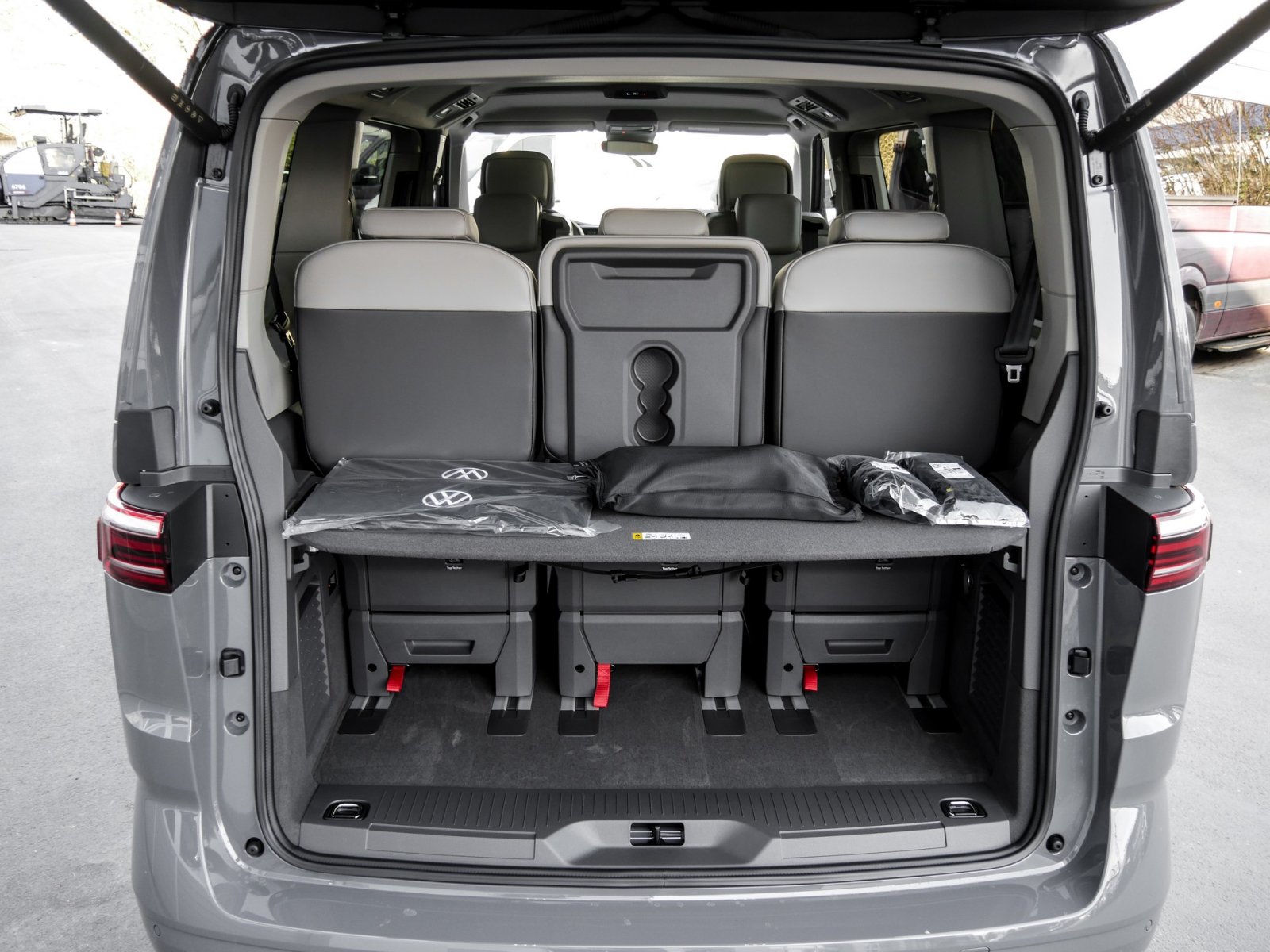 Volkswagen T7 Multivan KR 2,0 l TDI 110KW Edition kurz Klima PDC Navi Kamera