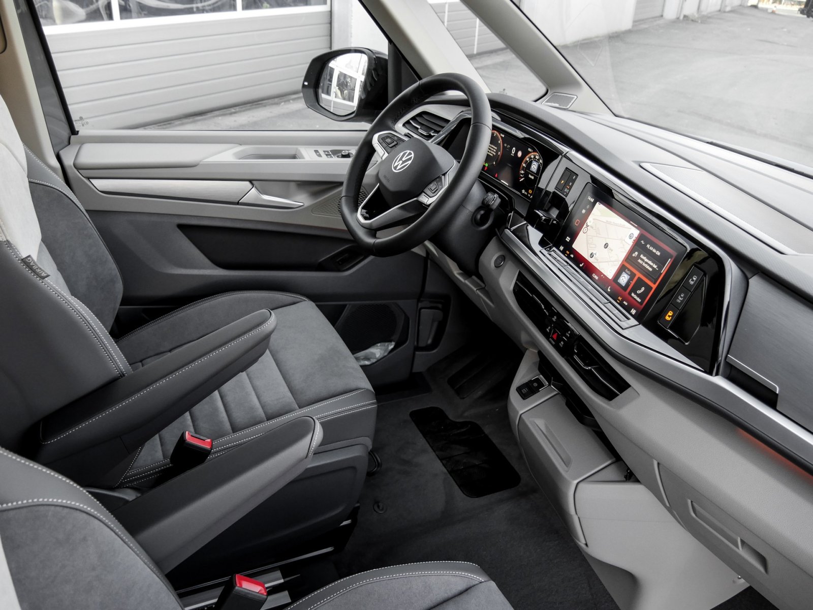 Volkswagen T7 Multivan KR 2,0 l TDI 110KW Edition kurz Klima PDC Navi Kamera
