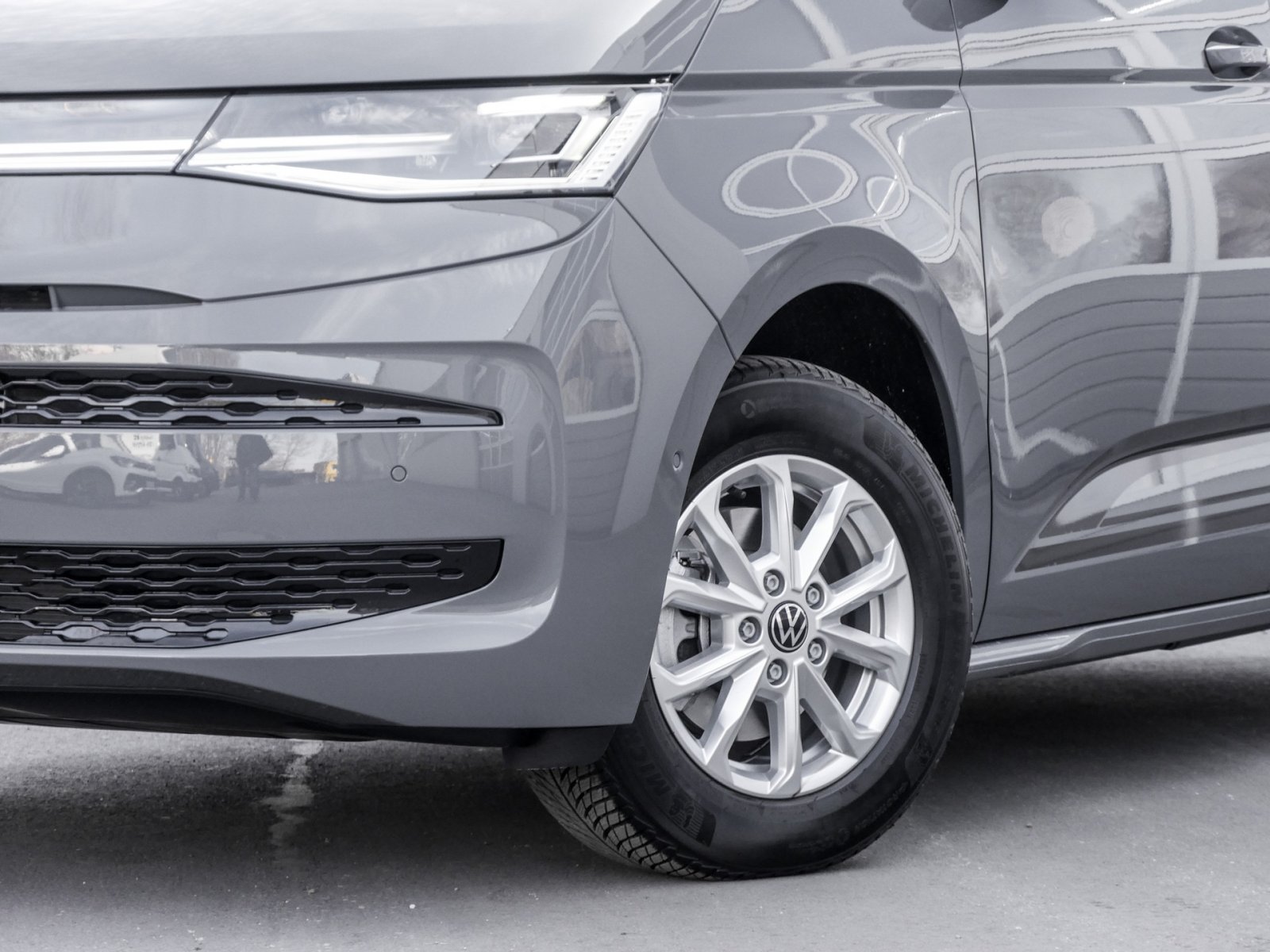 Volkswagen T7 Multivan KR 2,0 l TDI 110KW Edition kurz Klima PDC Navi Kamera