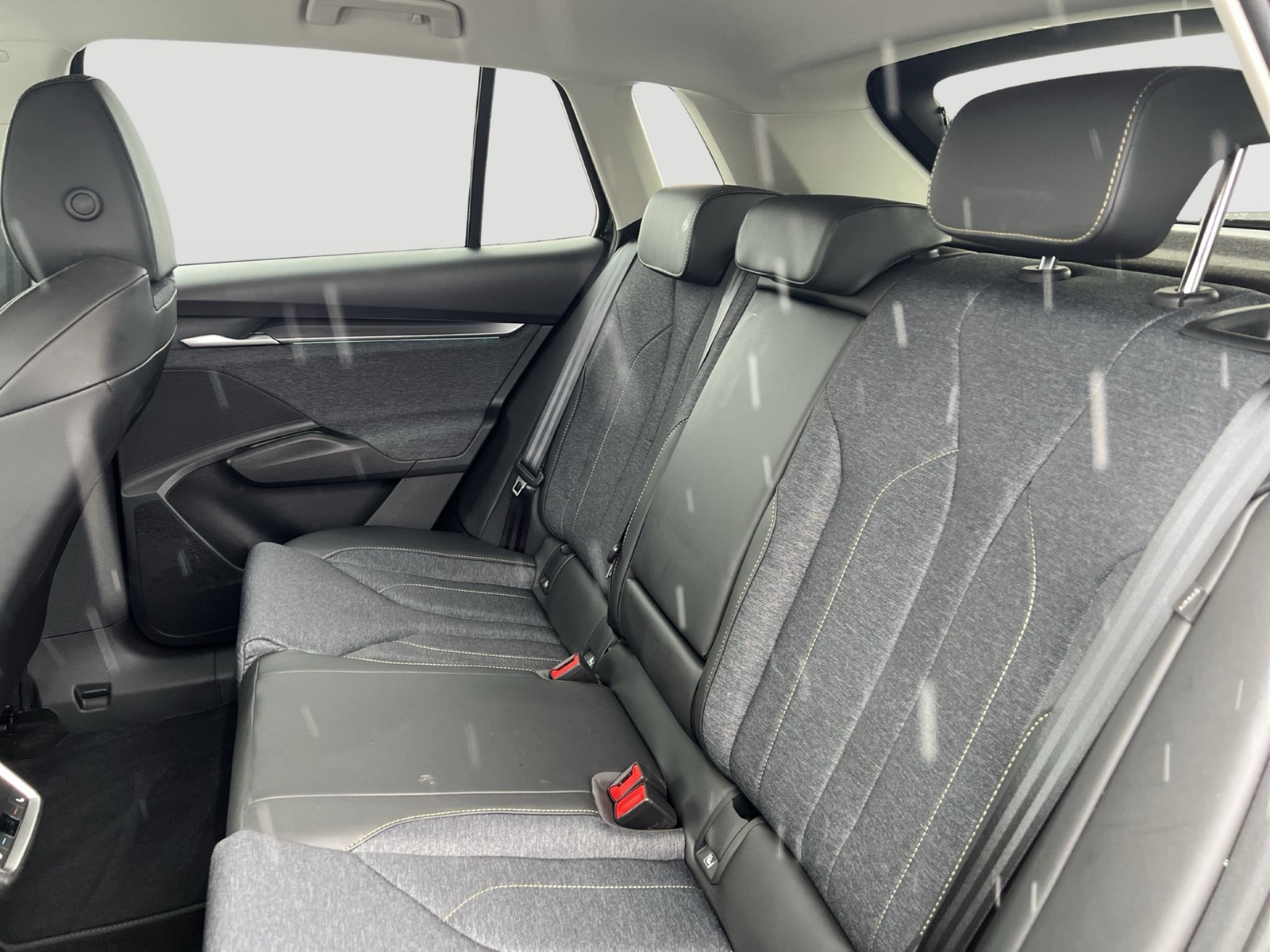 Skoda Elroq 85 LOFT WÄRMEPUMPE AHK CAM ACC LM19 NAVI