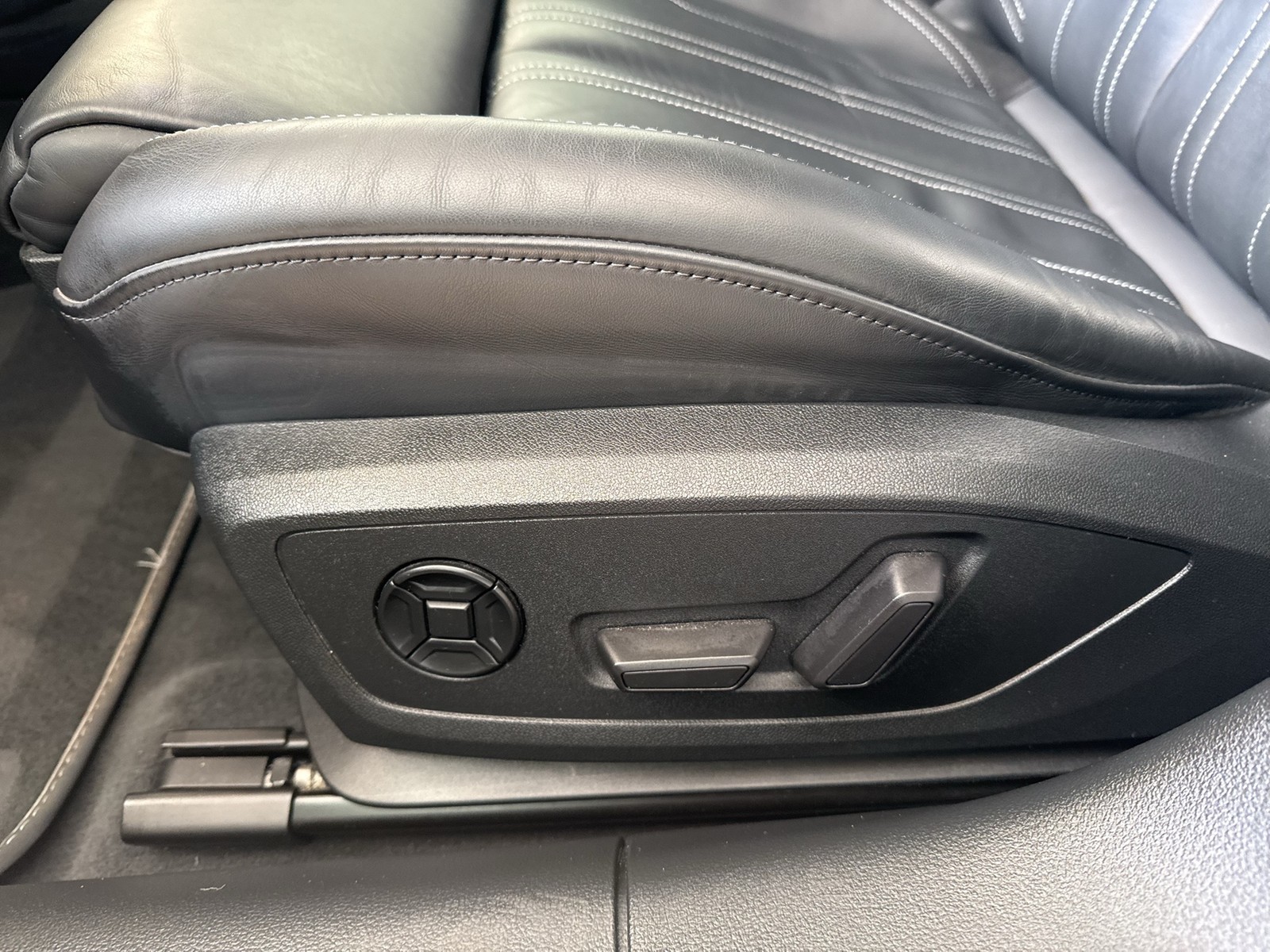 Audi A6 Avant 55 Qu. HYBRID S LINE PANO B&O ALU20