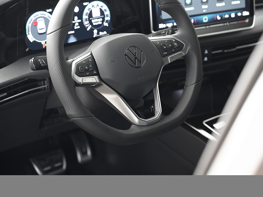 Volkswagen Golf 1.5 R-LINE DSG