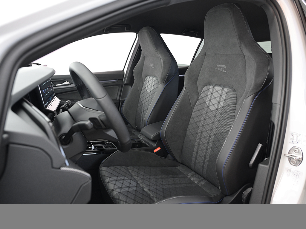 Volkswagen Golf 1.5 R-LINE DSG