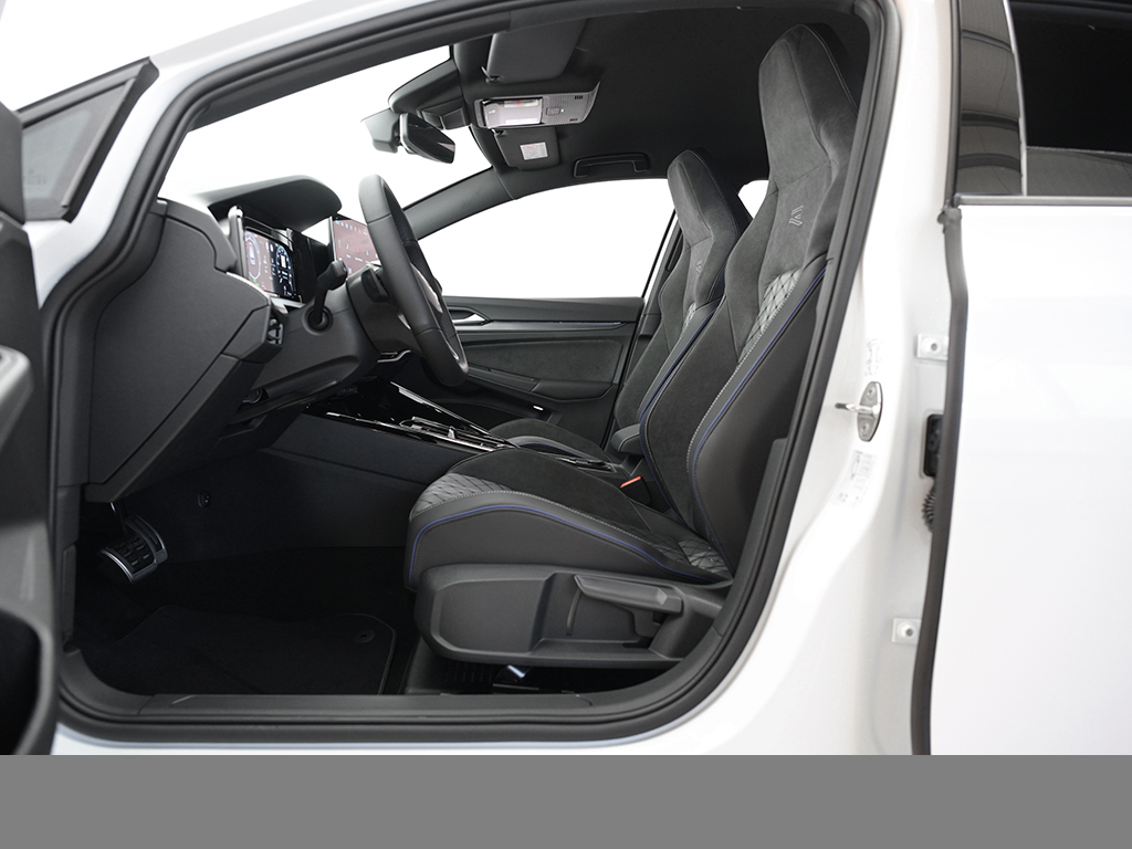 Volkswagen Golf 1.5 R-LINE DSG