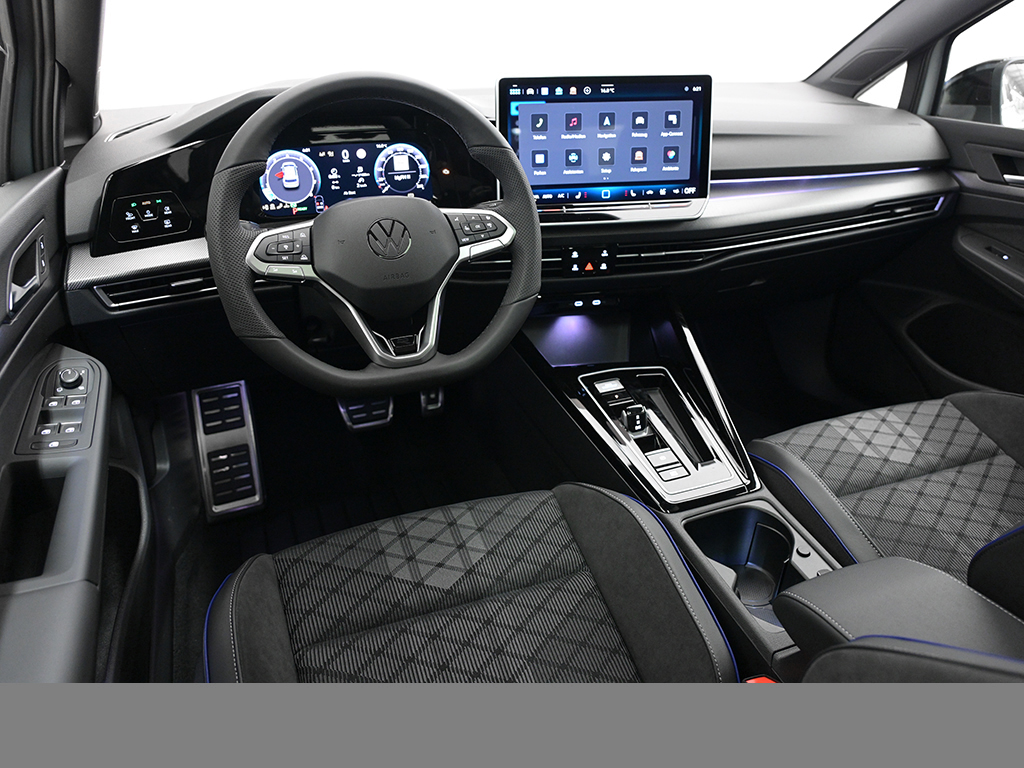 Volkswagen Golf 1.5 R-LINE DSG BLACKSTYLE MATRIXLED AHK