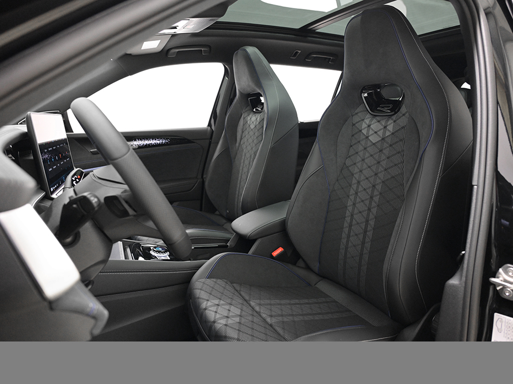 Volkswagen Tayron 2.0 R-LINE 4MOTION DSG BLACKSTYLE AHK