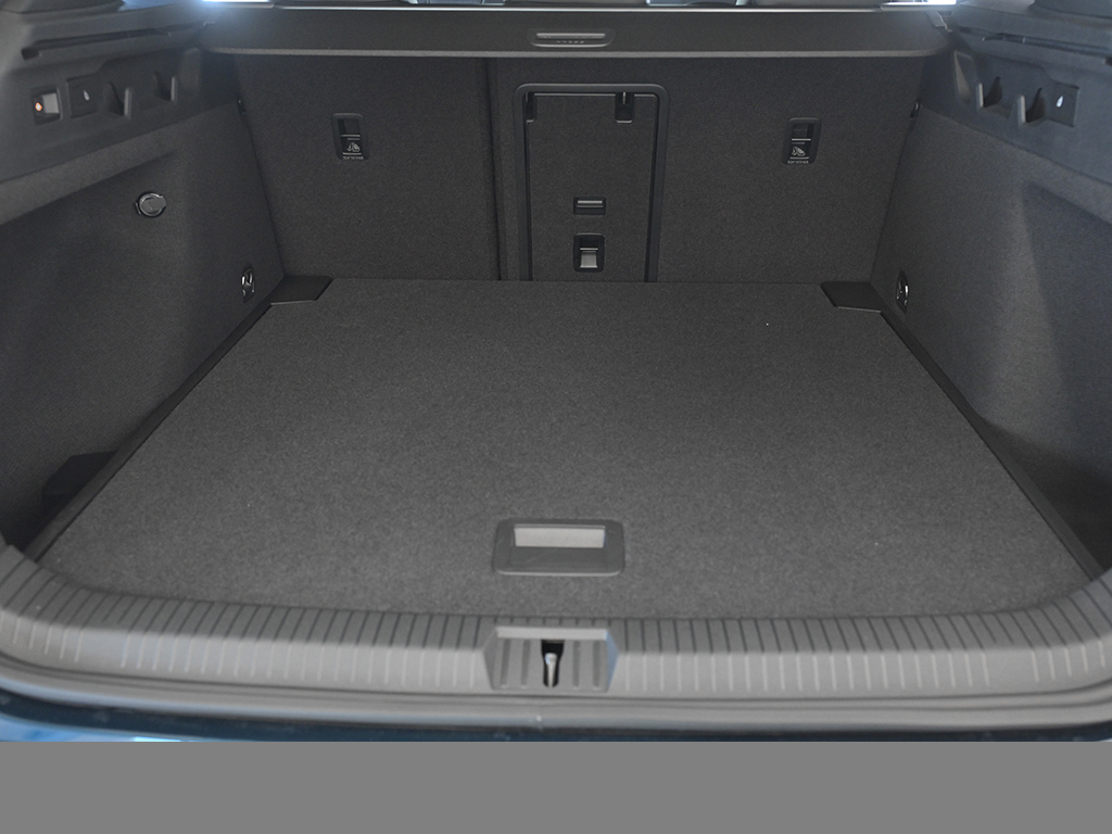 Volkswagen ID.7 Tourer PRO S AHK WÄRMEPUMPE eSITZE eKLAPPE