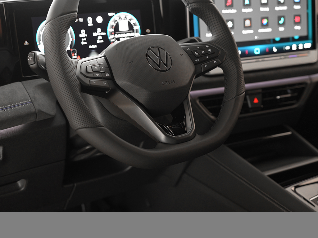 Volkswagen Tiguan 1.5 R-LINE DSG AHK HARMANKARDON LM20